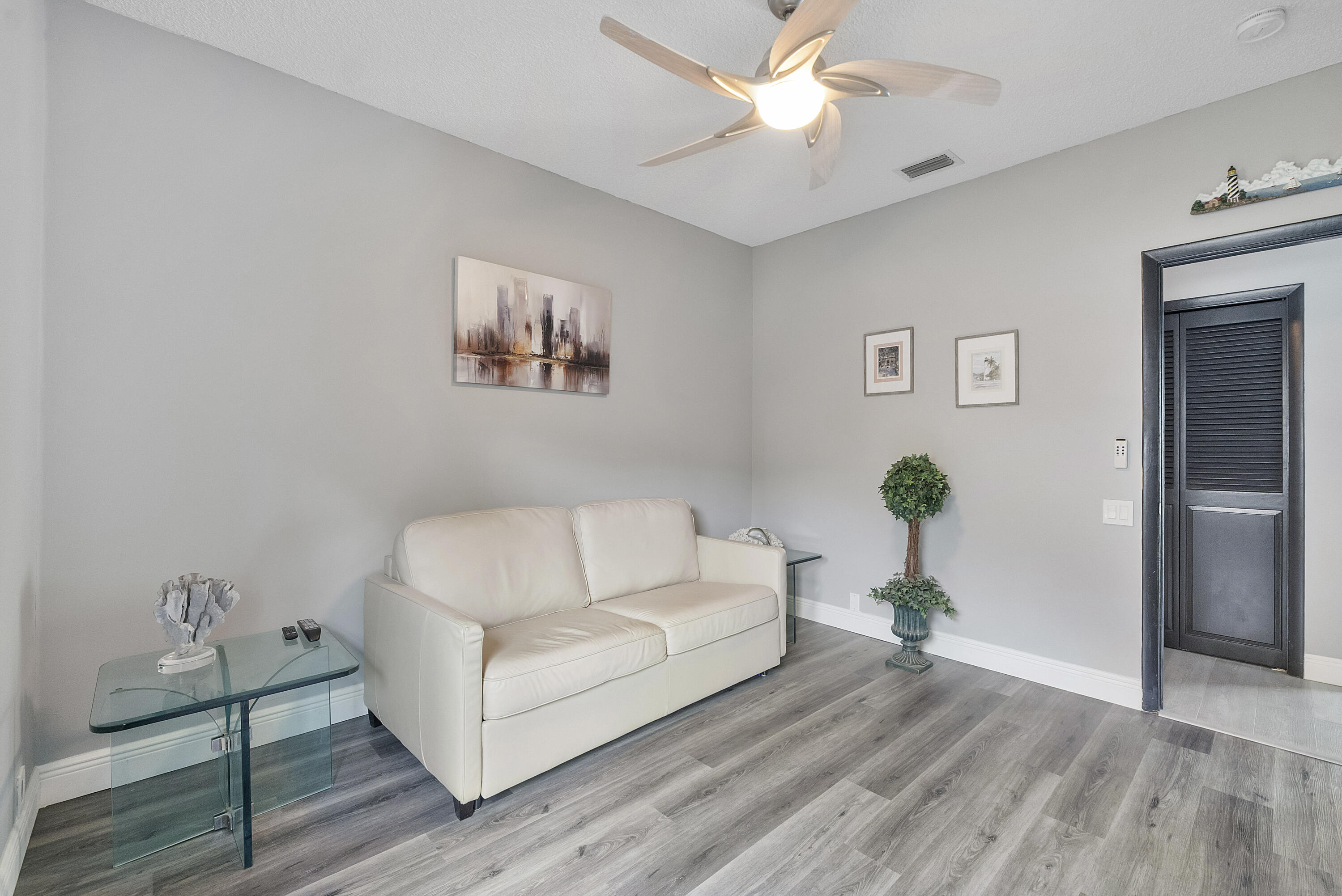 COUNTRYS POINT - Residential