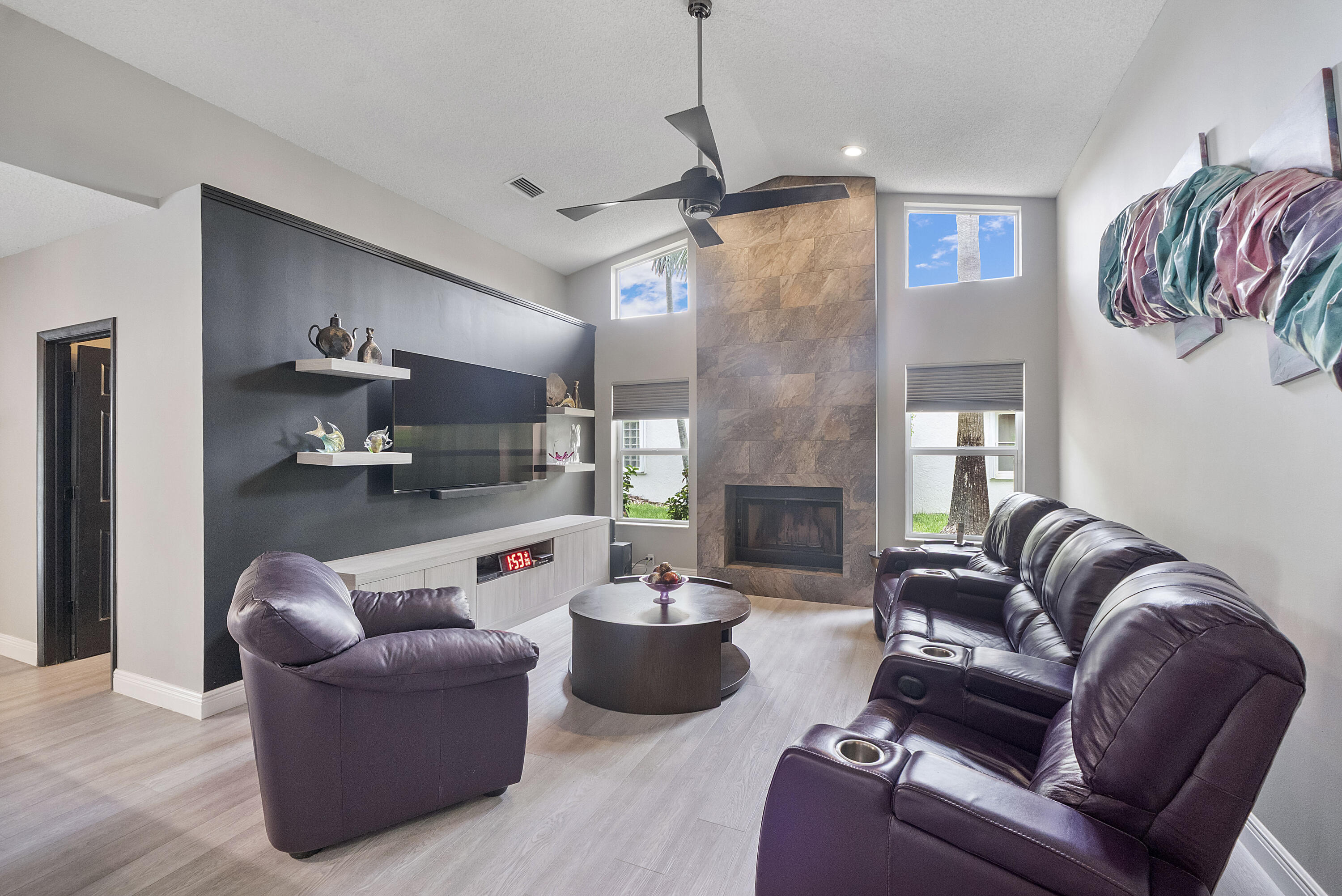 COUNTRYS POINT - Residential