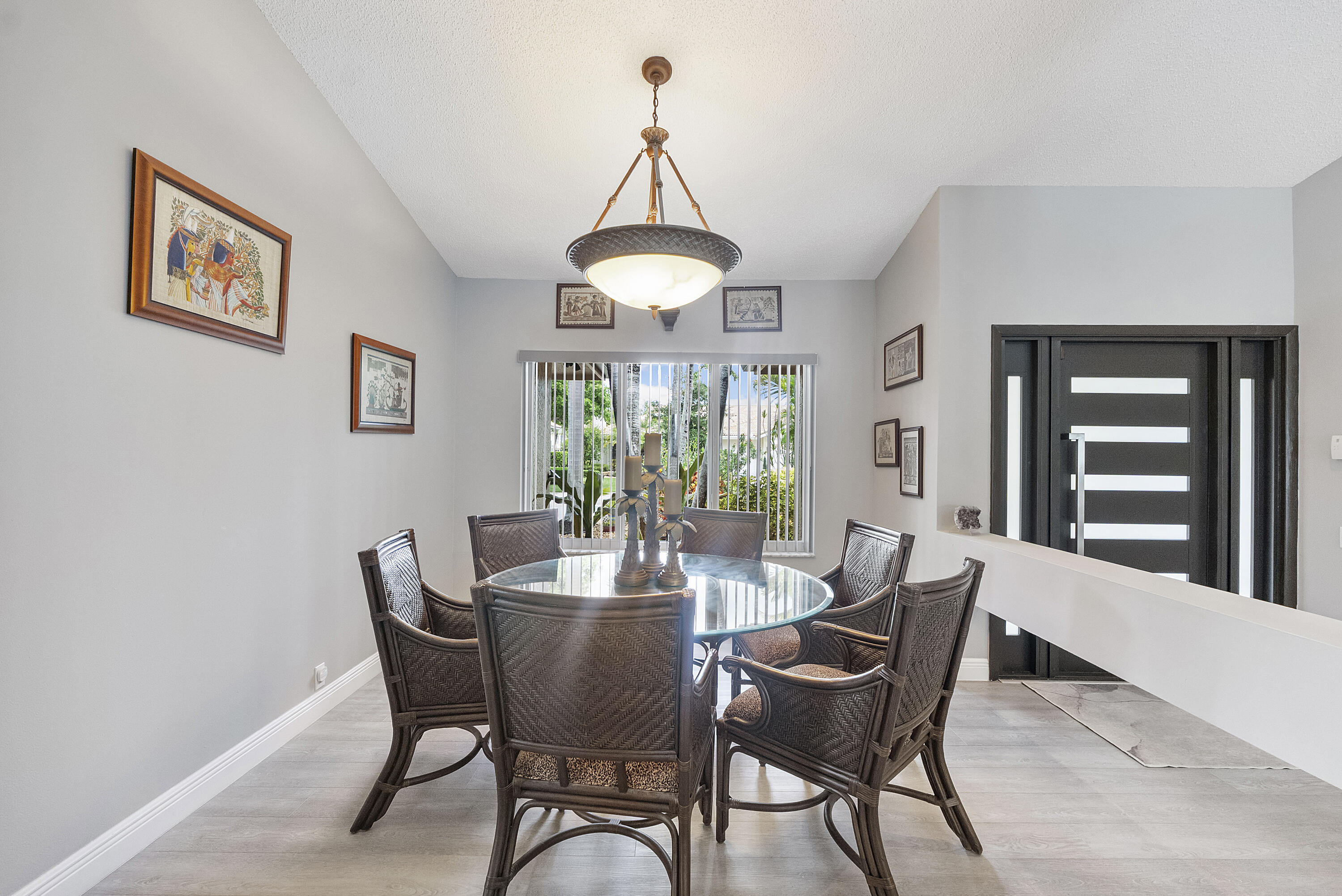 COUNTRYS POINT - Residential