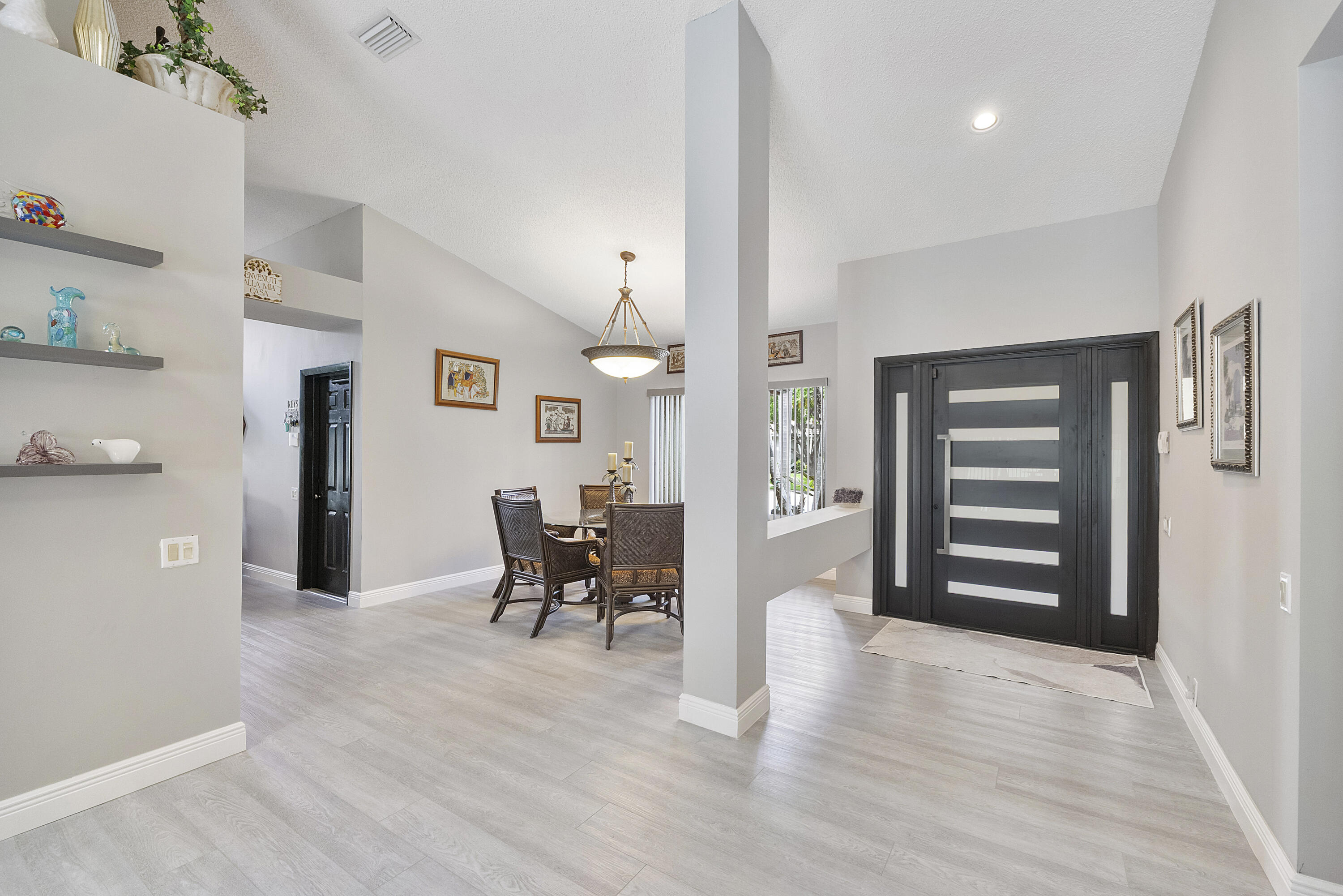 COUNTRYS POINT - Residential