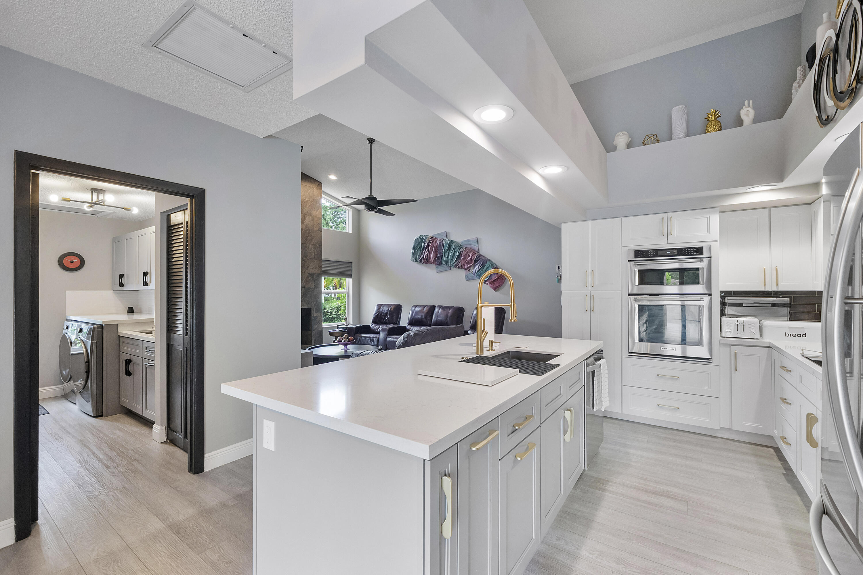 COUNTRYS POINT - Residential