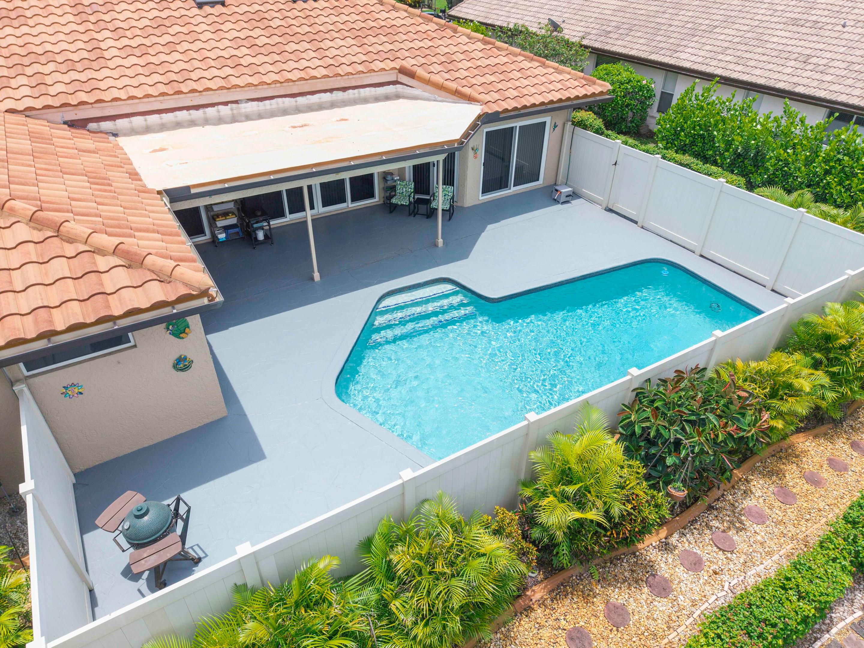 COUNTRYS POINT - Residential