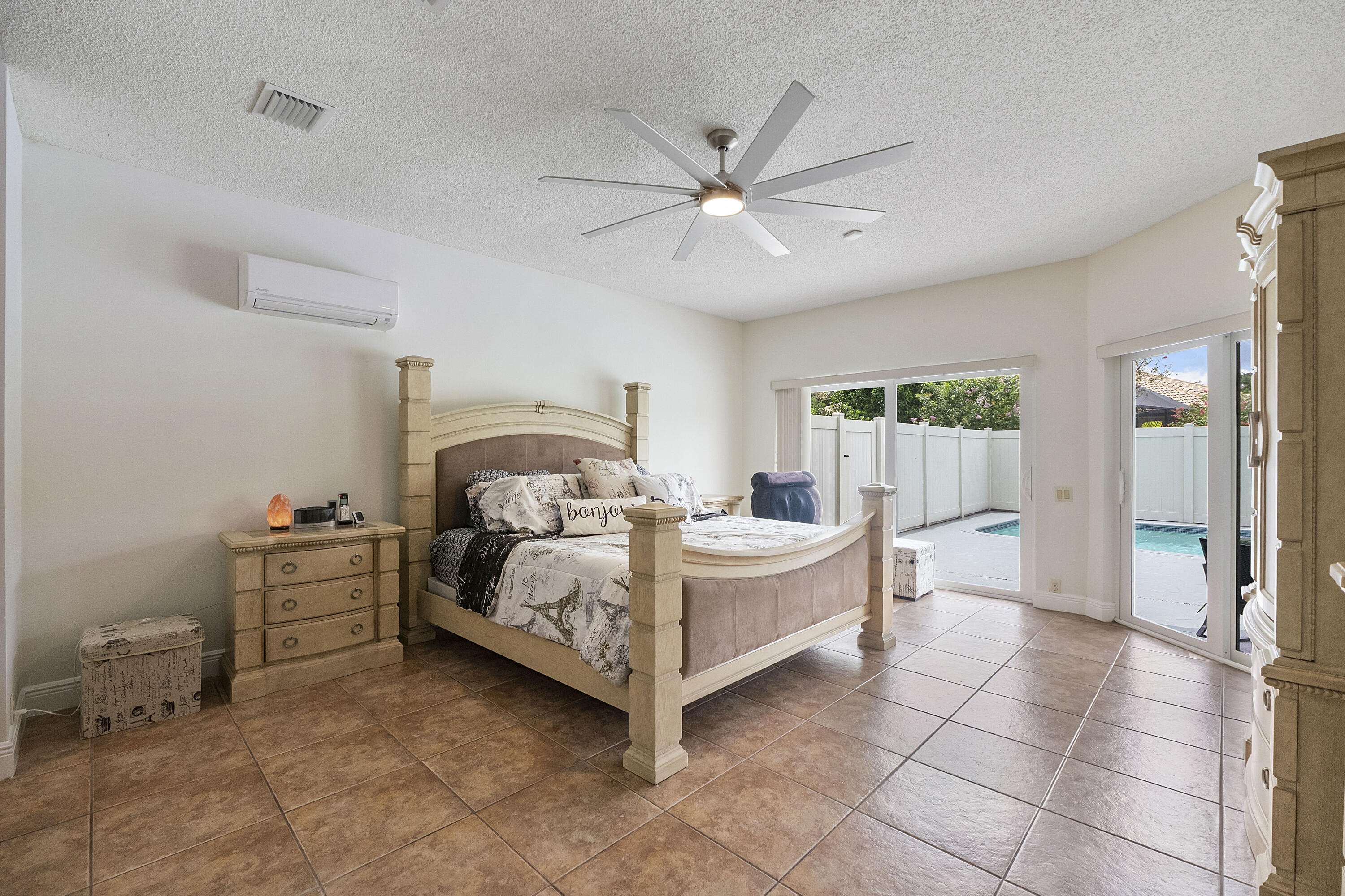 COUNTRYS POINT - Residential