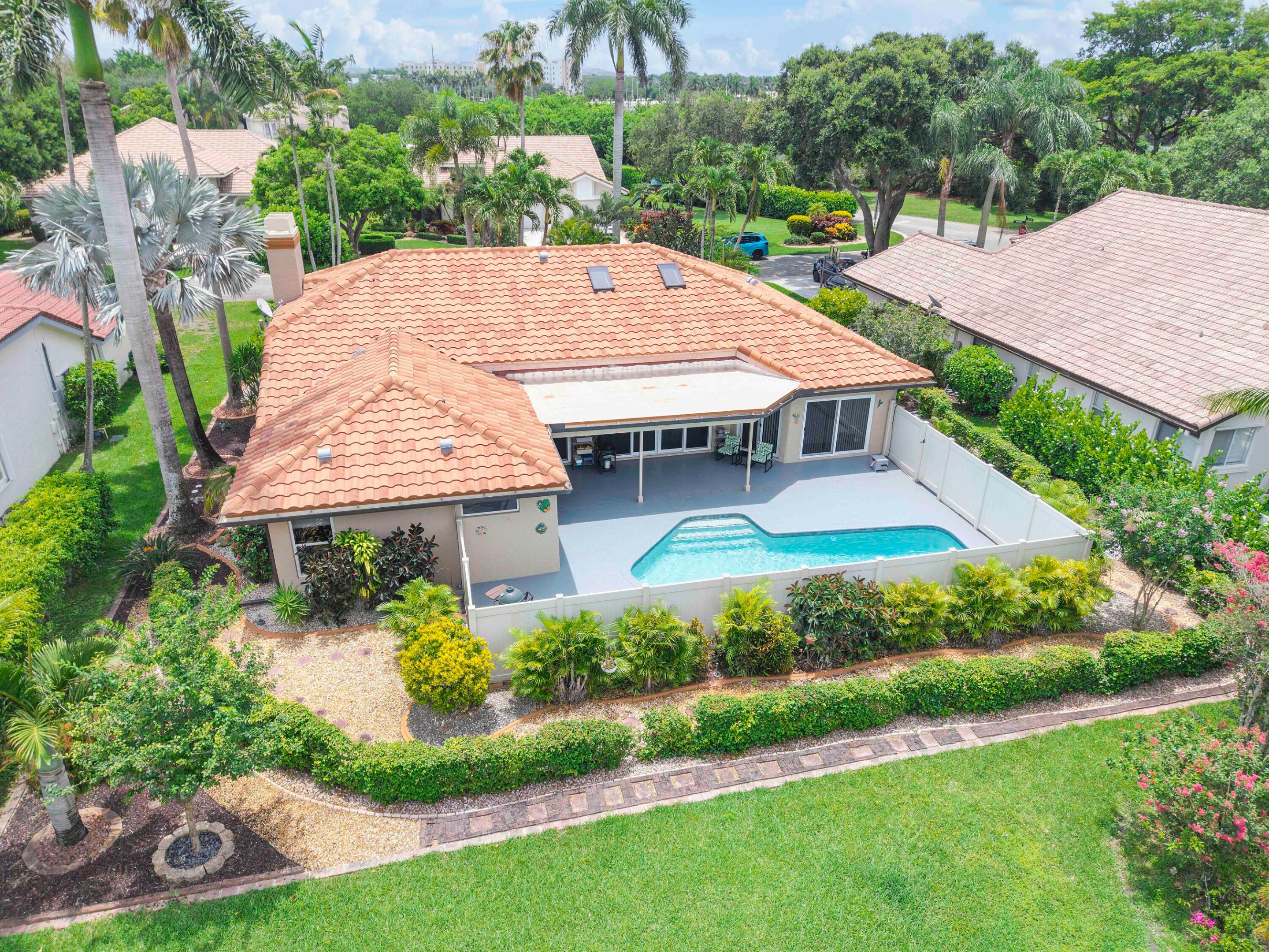 COUNTRYS POINT - Residential
