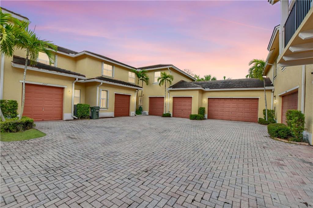 Paloma Lakes - Residential
