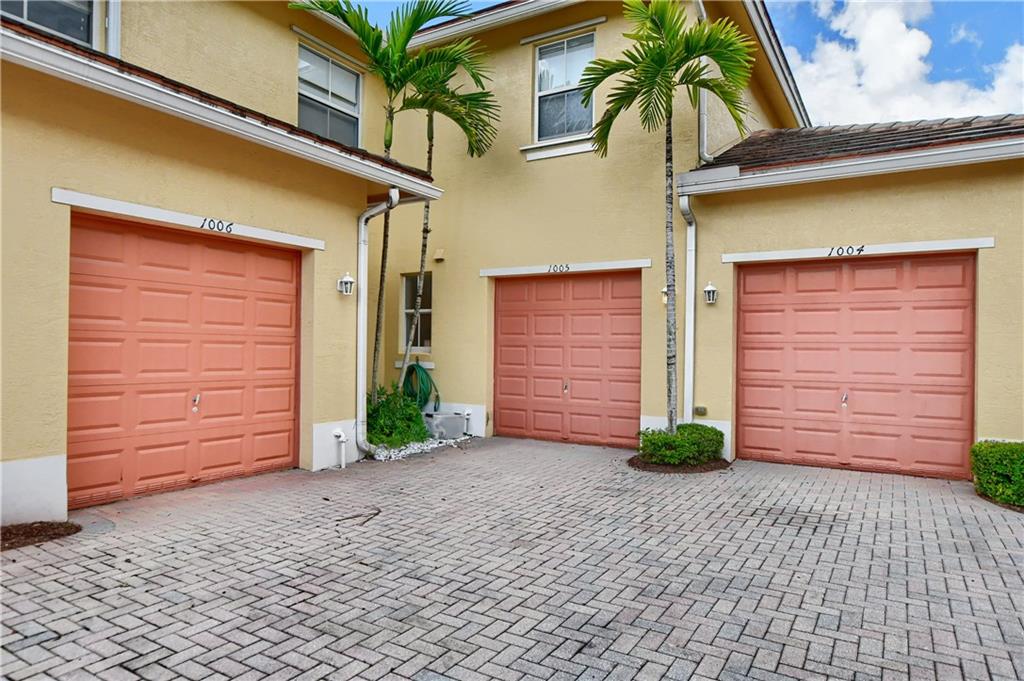 Paloma Lakes - Residential