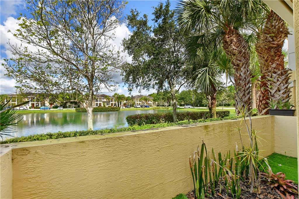 Paloma Lakes - Residential