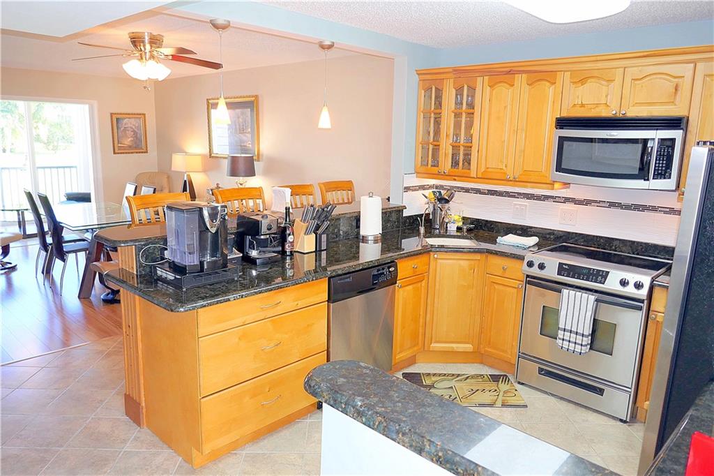 VILLAGE ROYALE GREENBROOK - Residential