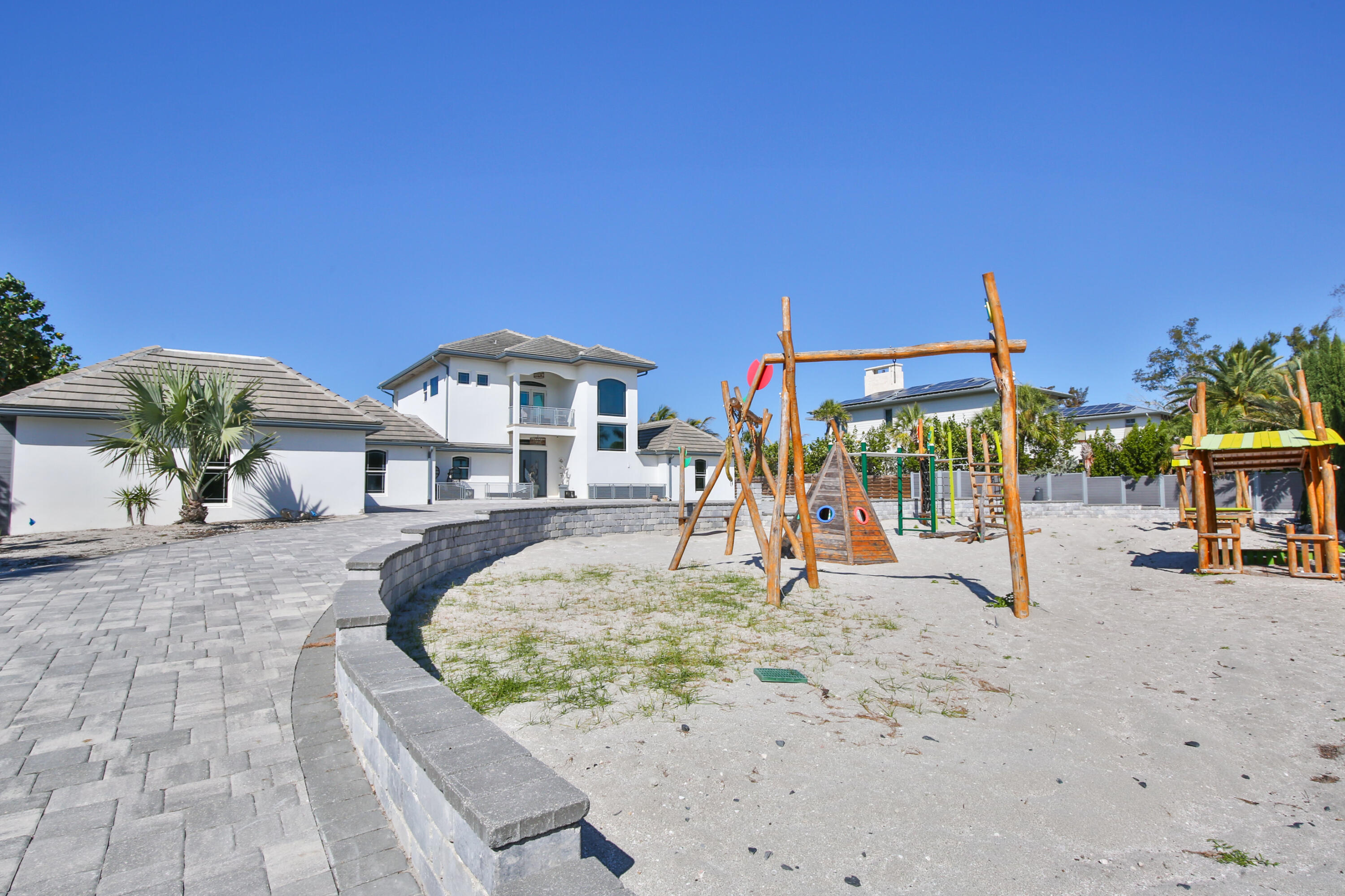 SIESTA PROPERTIES INC UNIT 1 - Residential