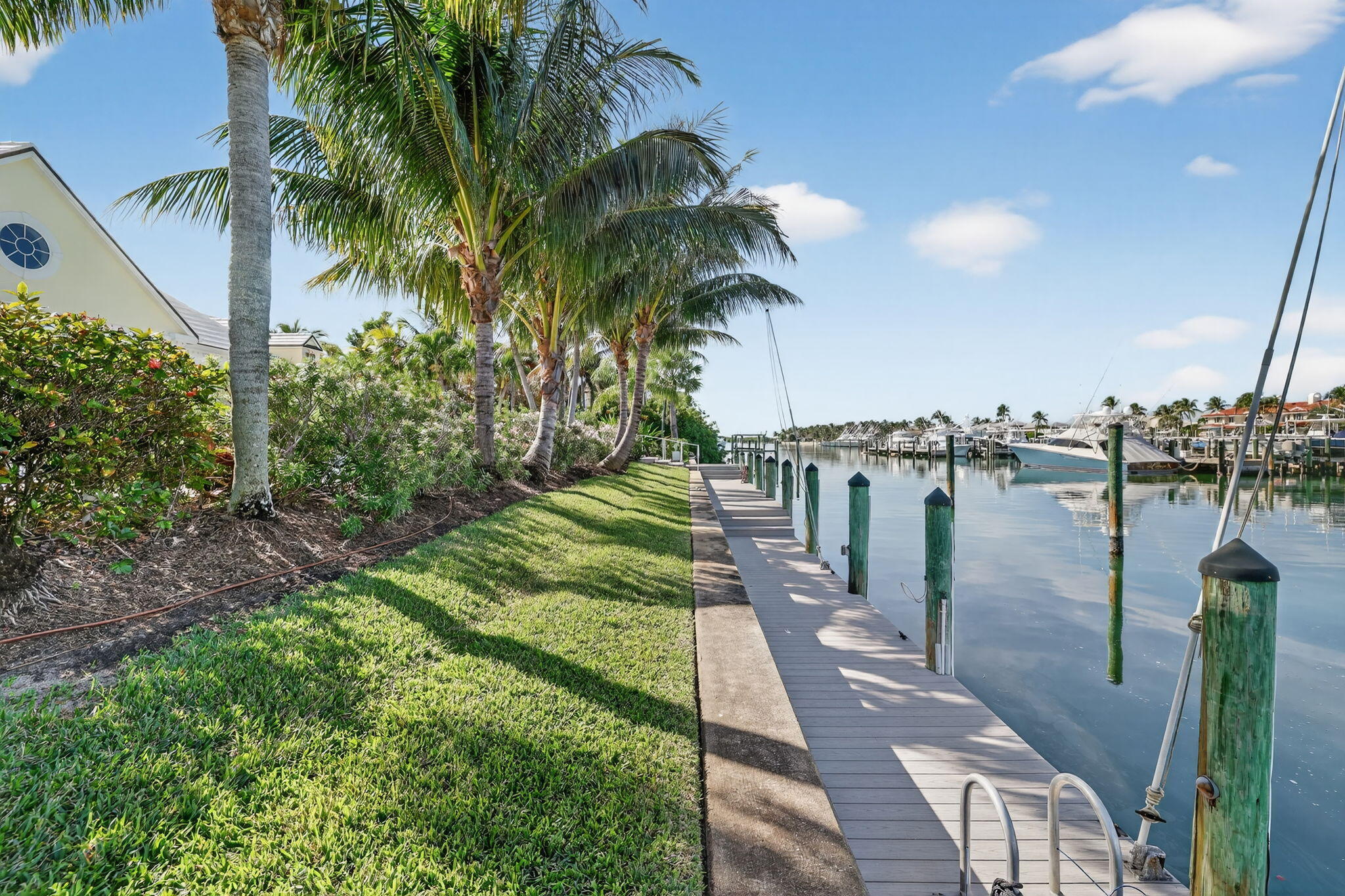 SAILFISH POINT - Residential
