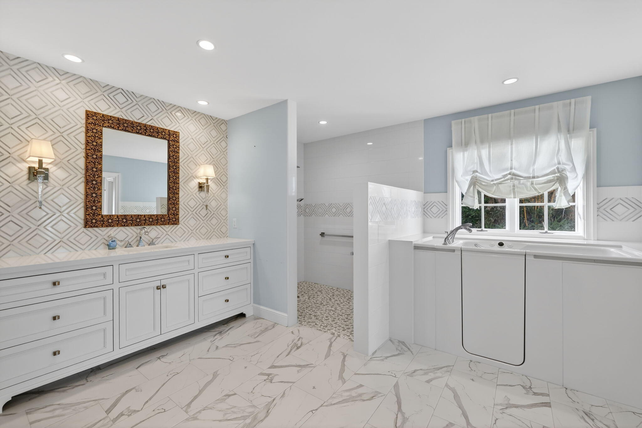 SAILFISH POINT - Residential