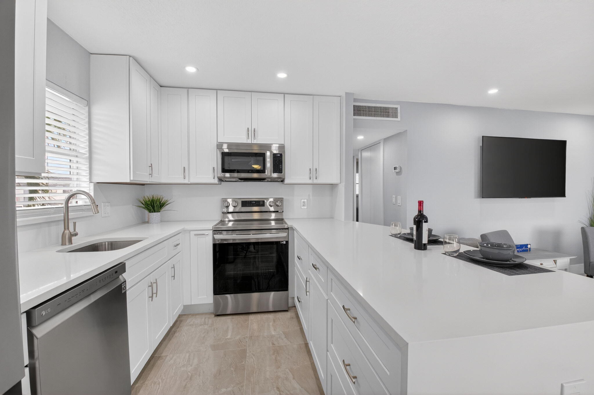 KINGS POINT SAXONY CONDOS - Residential Lease