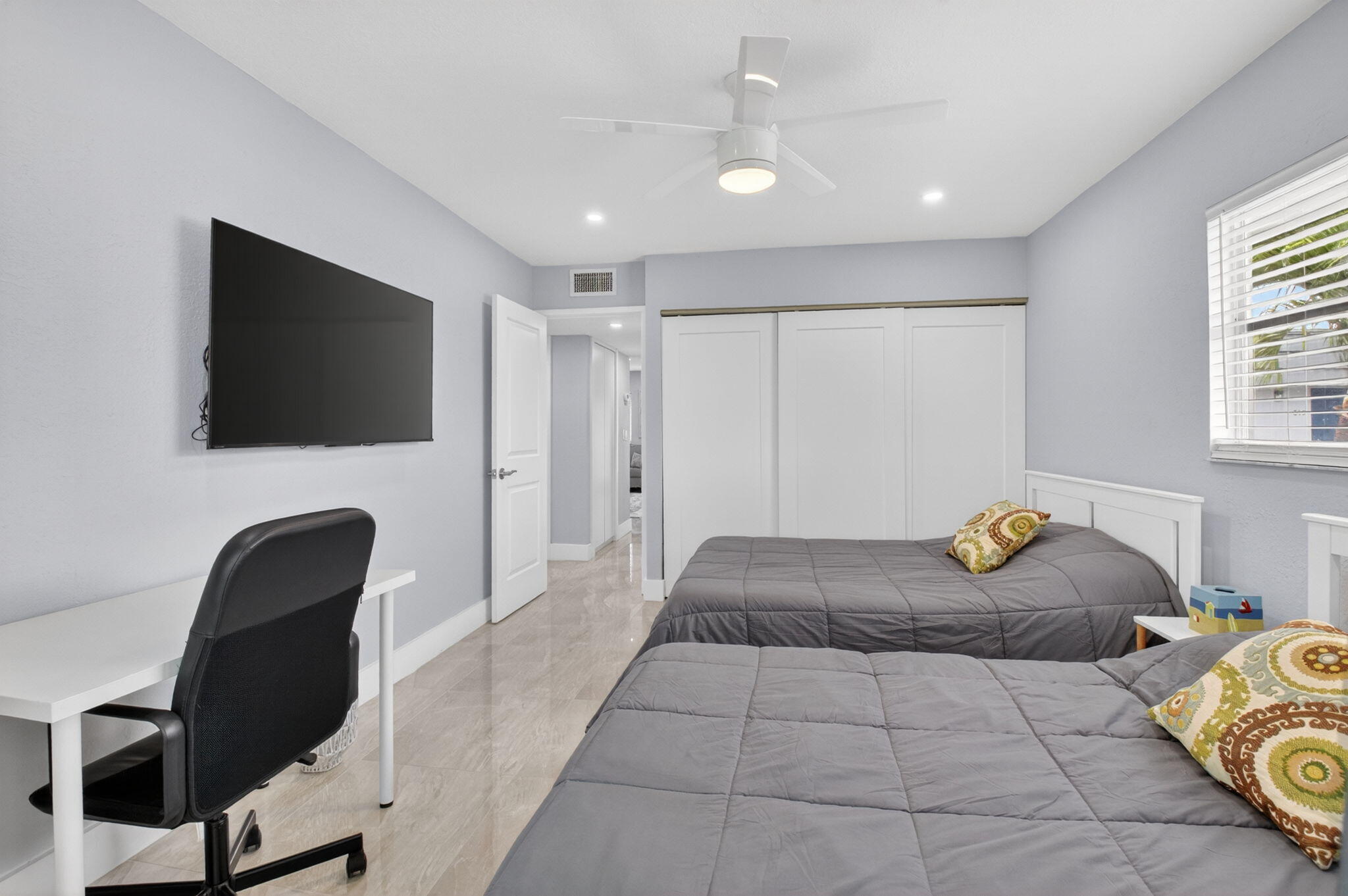 KINGS POINT SAXONY CONDOS - Residential Lease