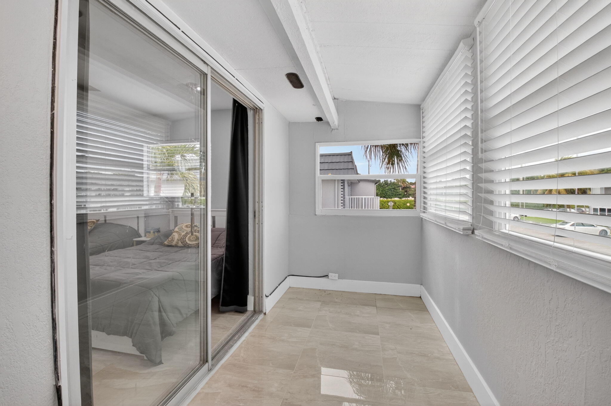 KINGS POINT SAXONY CONDOS - Residential Lease