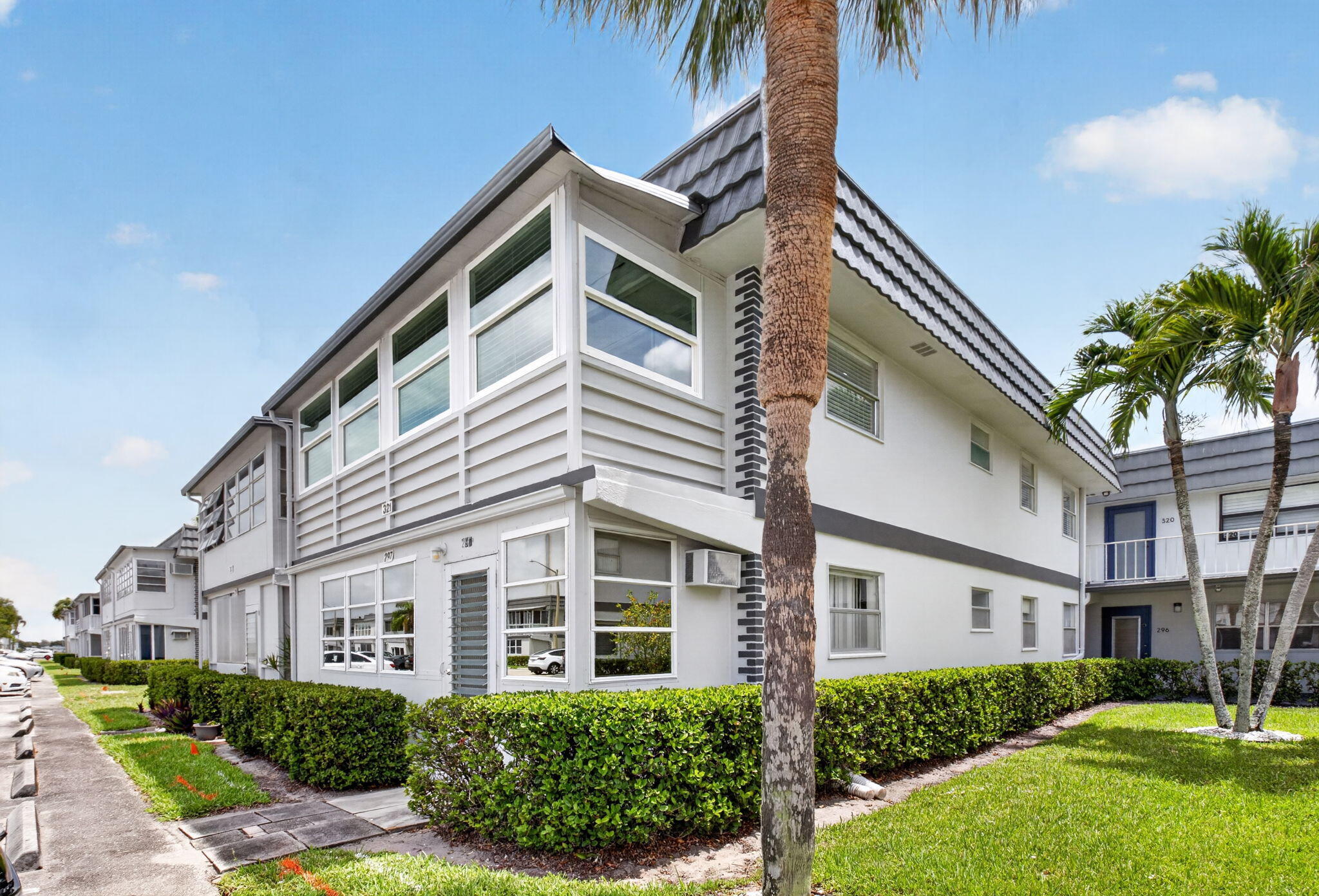KINGS POINT SAXONY CONDOS - Residential Lease