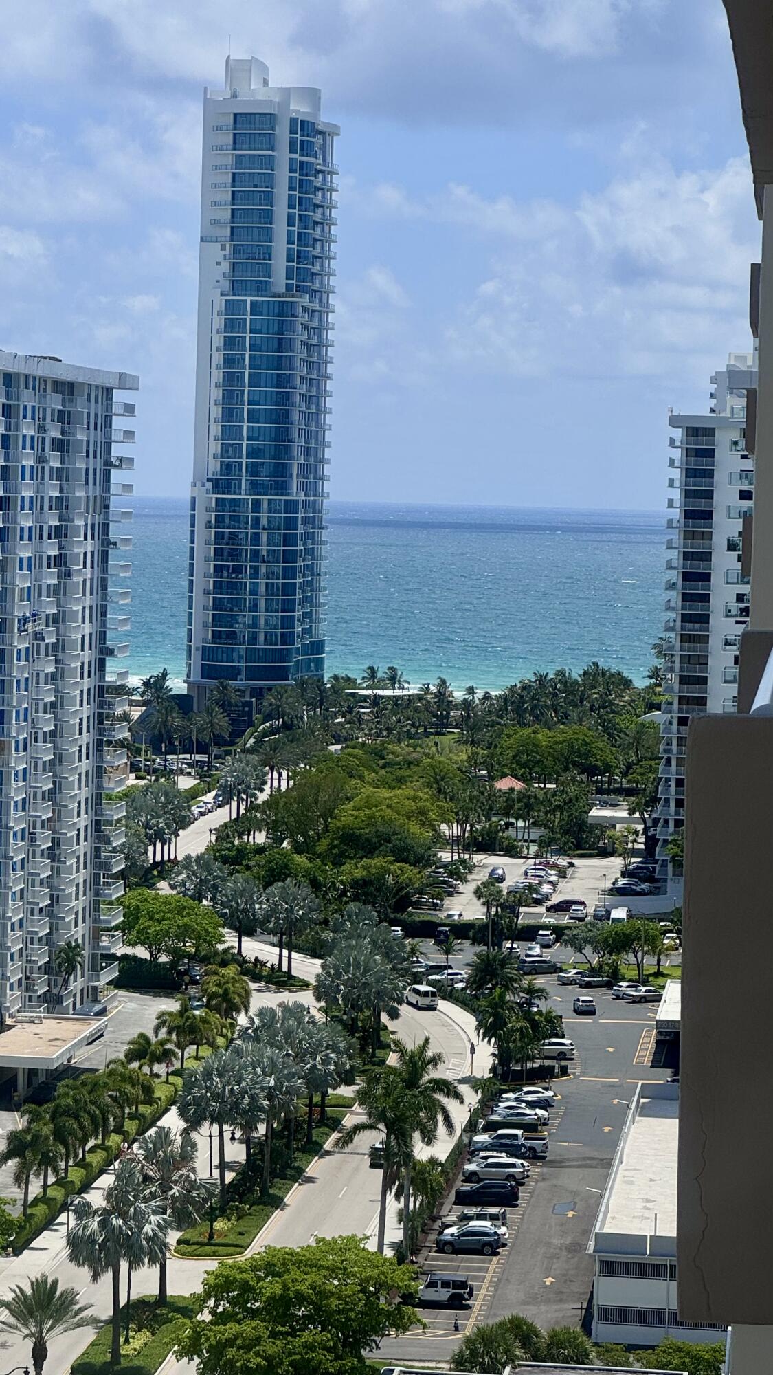 WINSTON TOWERS 100 CONDO - Residential
