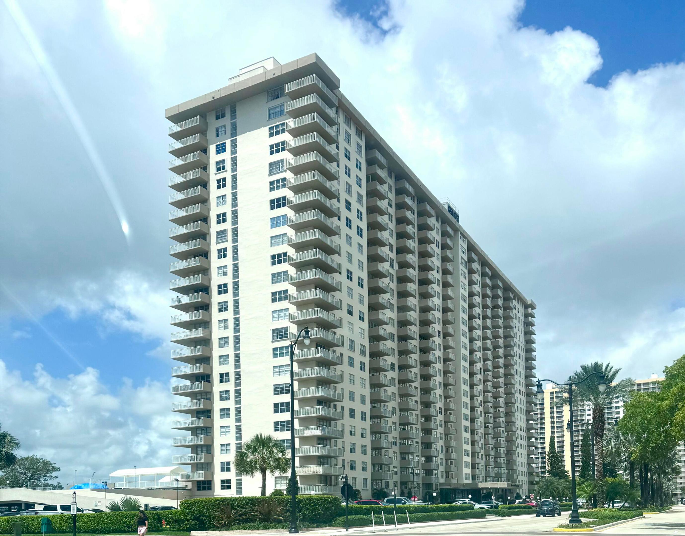 WINSTON TOWERS 100 CONDO - Residential