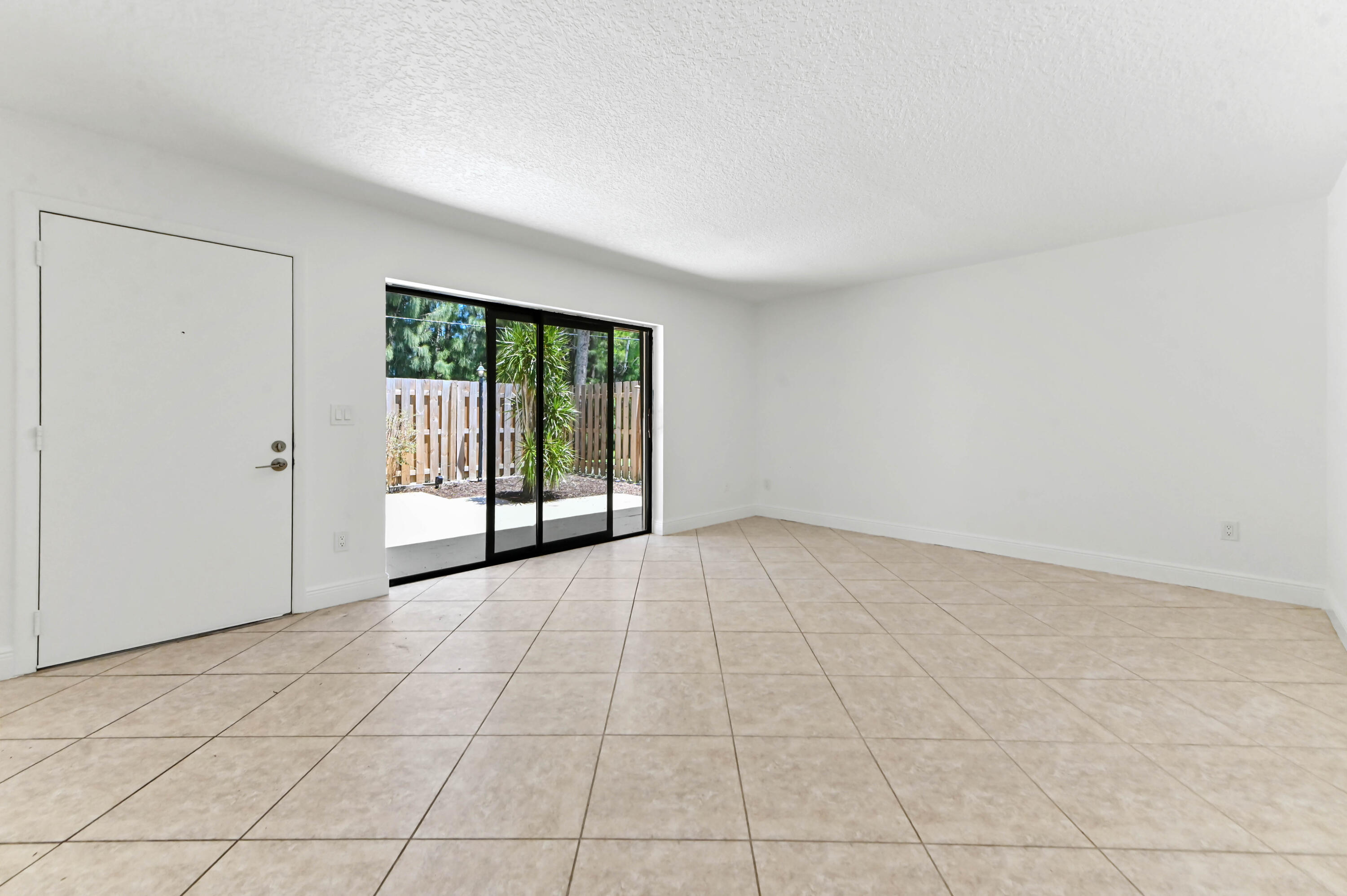 JUPITER PLANTATION - Residential Lease