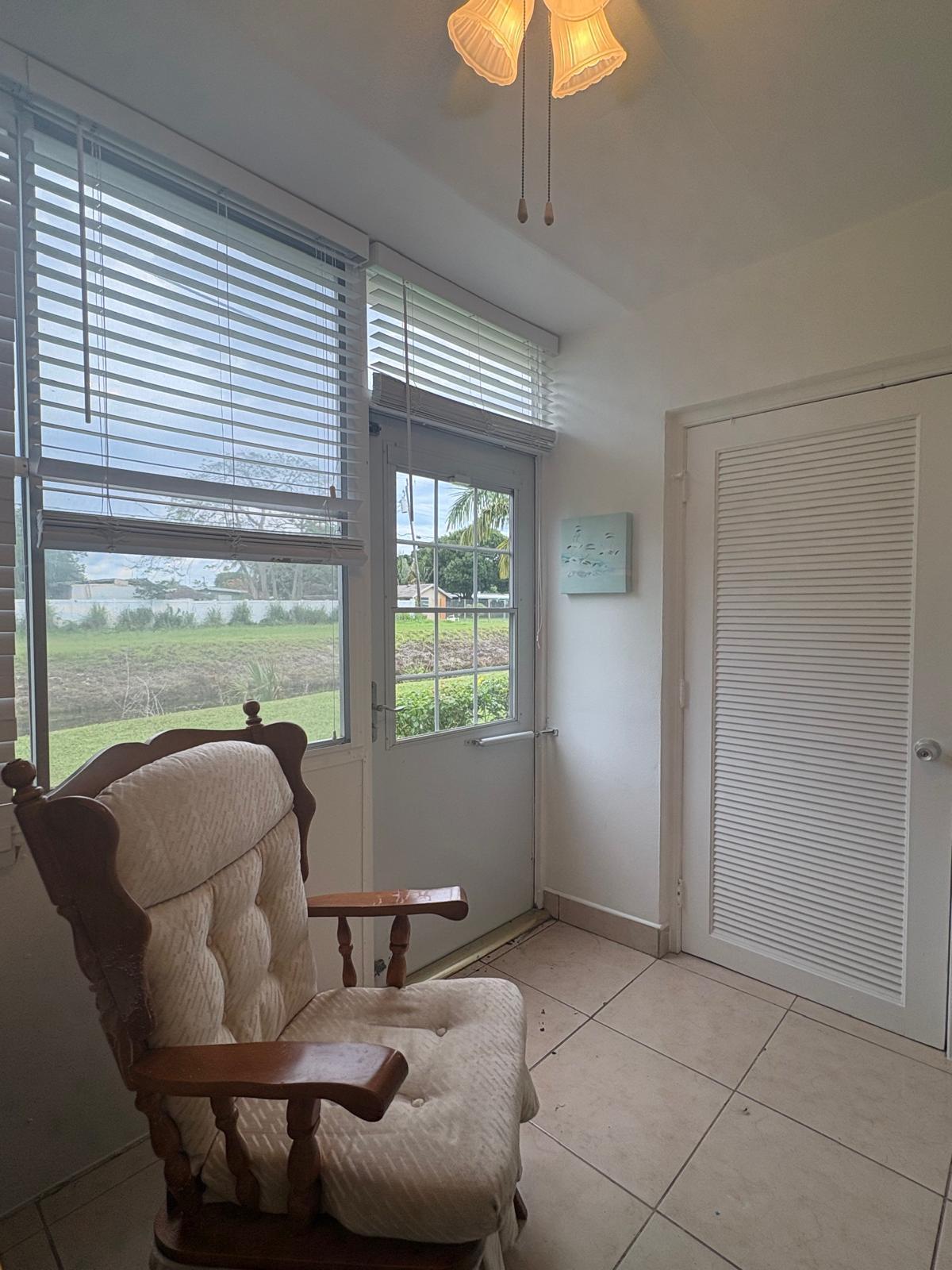 CRESTHAVEN VILLAS CONDO 31 - Residential