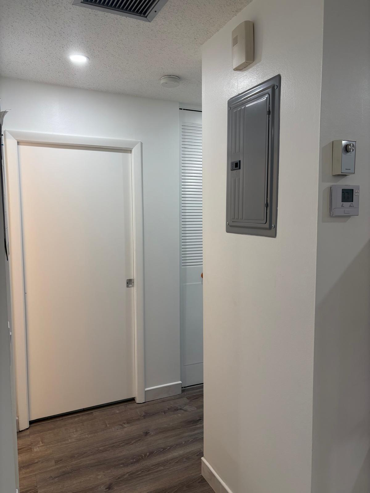 CRESTHAVEN VILLAS CONDO 31 - Residential