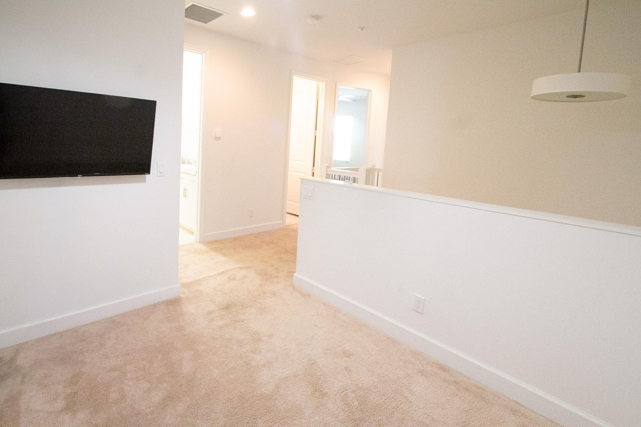 POINTE 100 CONDO - Residential Lease