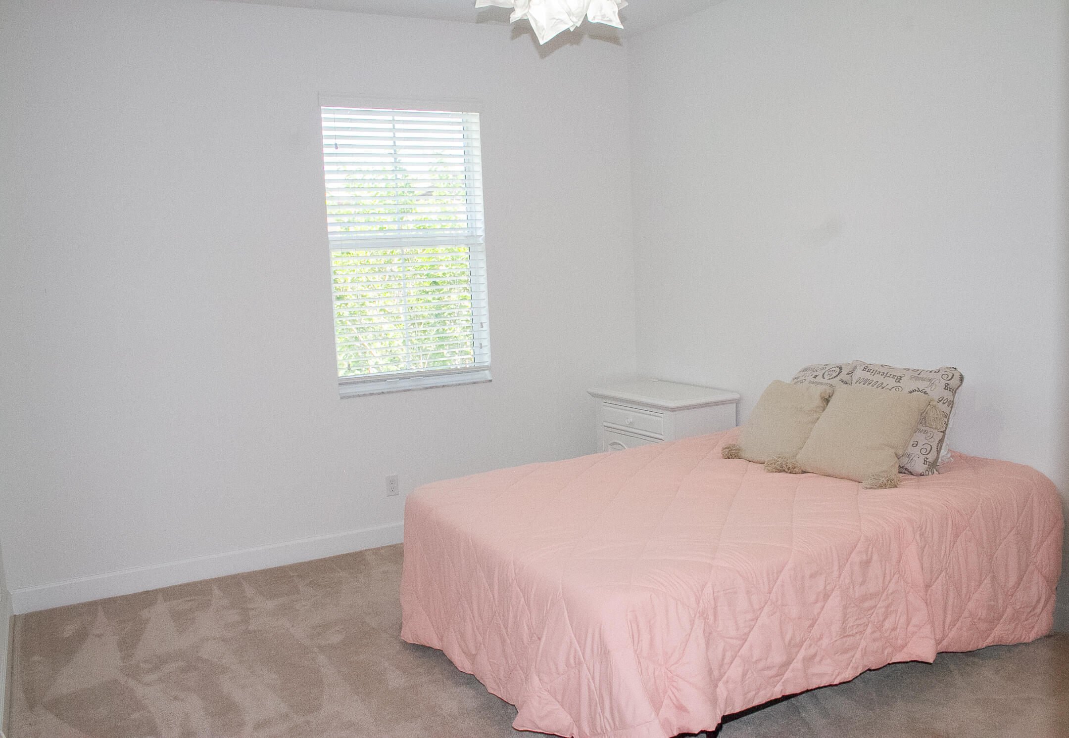 POINTE 100 CONDO - Residential Lease