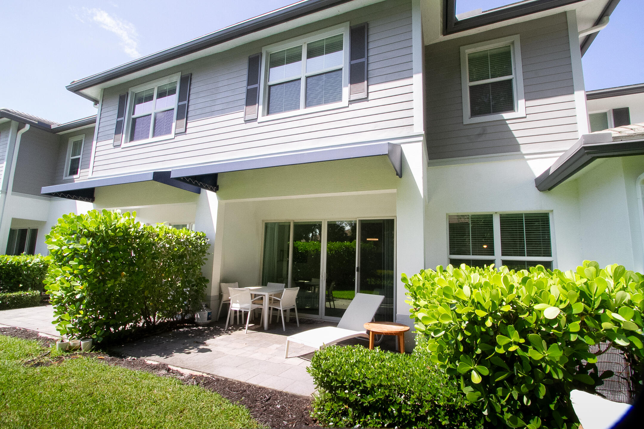 POINTE 100 CONDO - Residential Lease