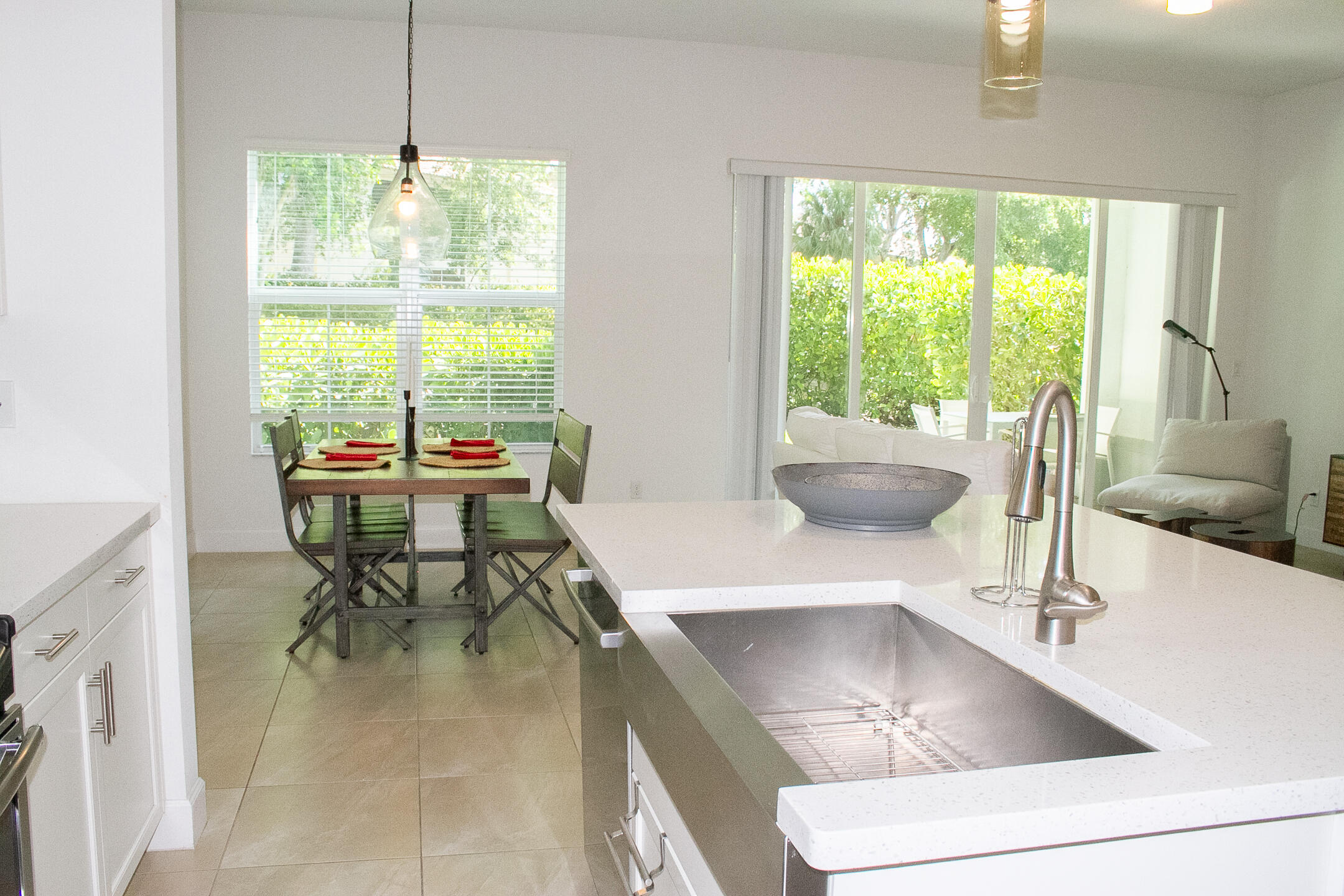 POINTE 100 CONDO - Residential Lease