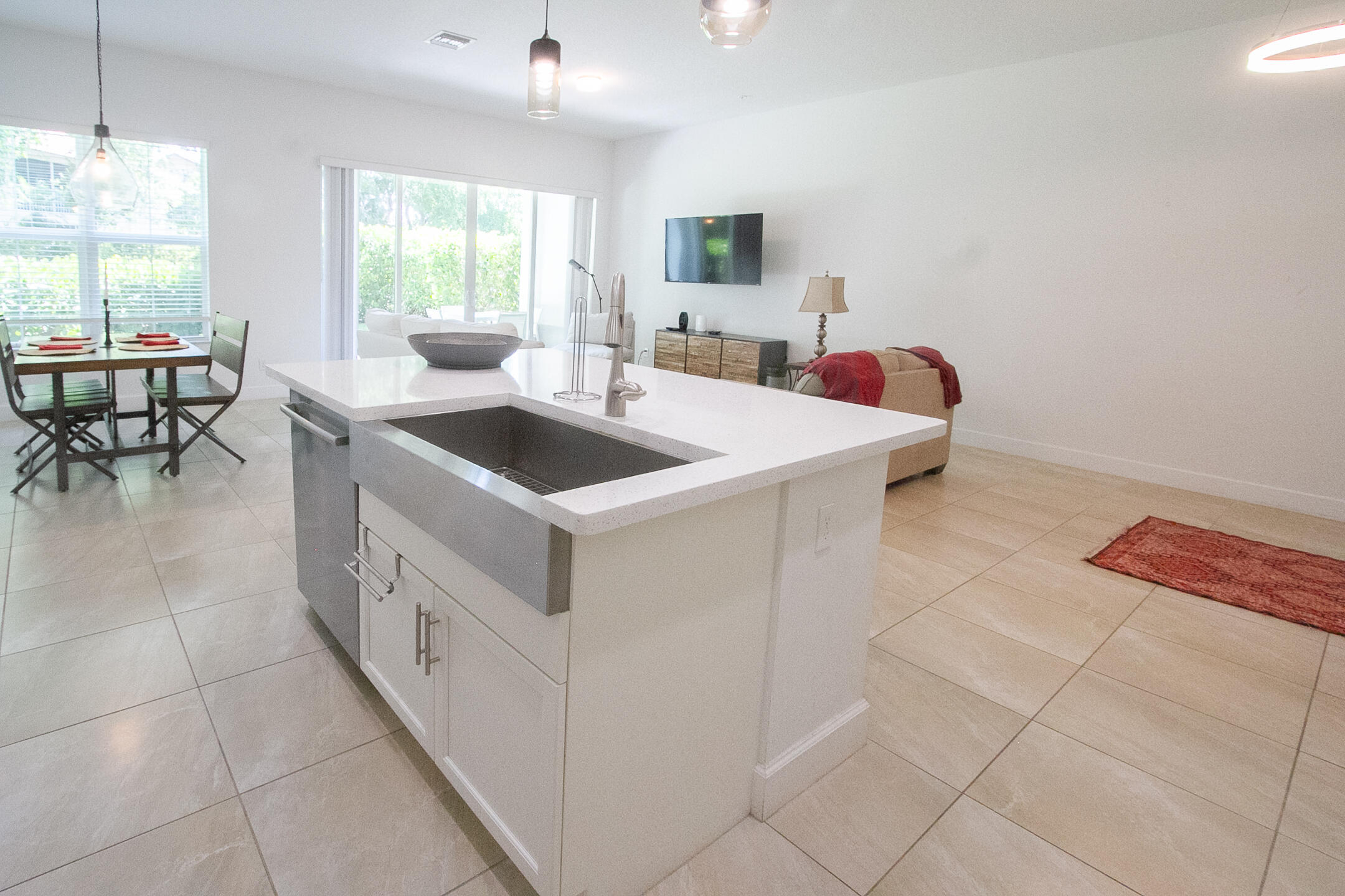 POINTE 100 CONDO - Residential Lease