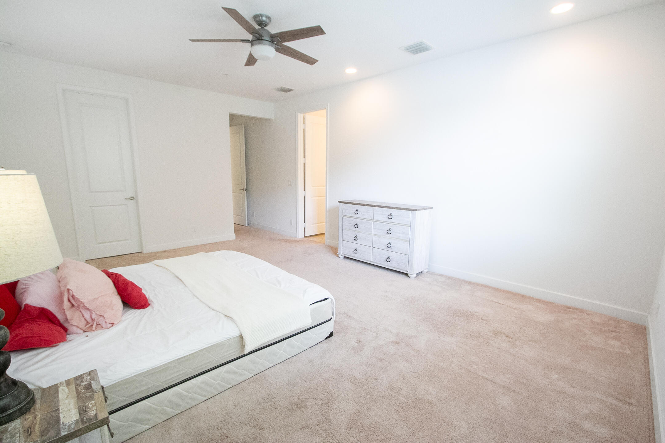 POINTE 100 CONDO - Residential Lease
