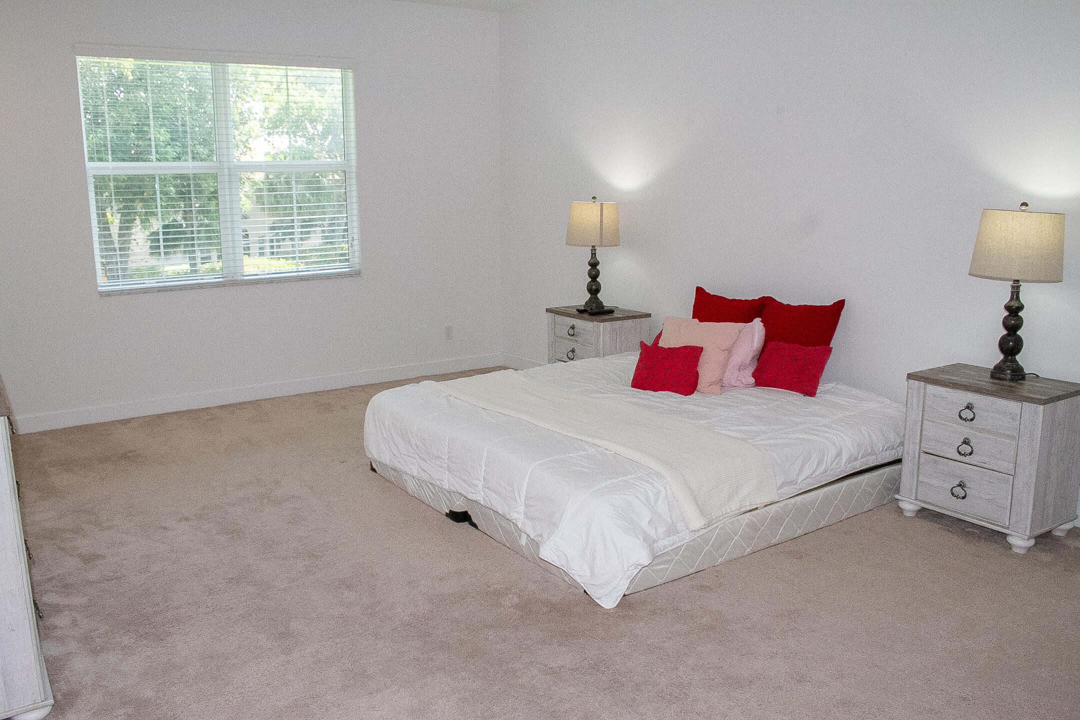 POINTE 100 CONDO - Residential Lease