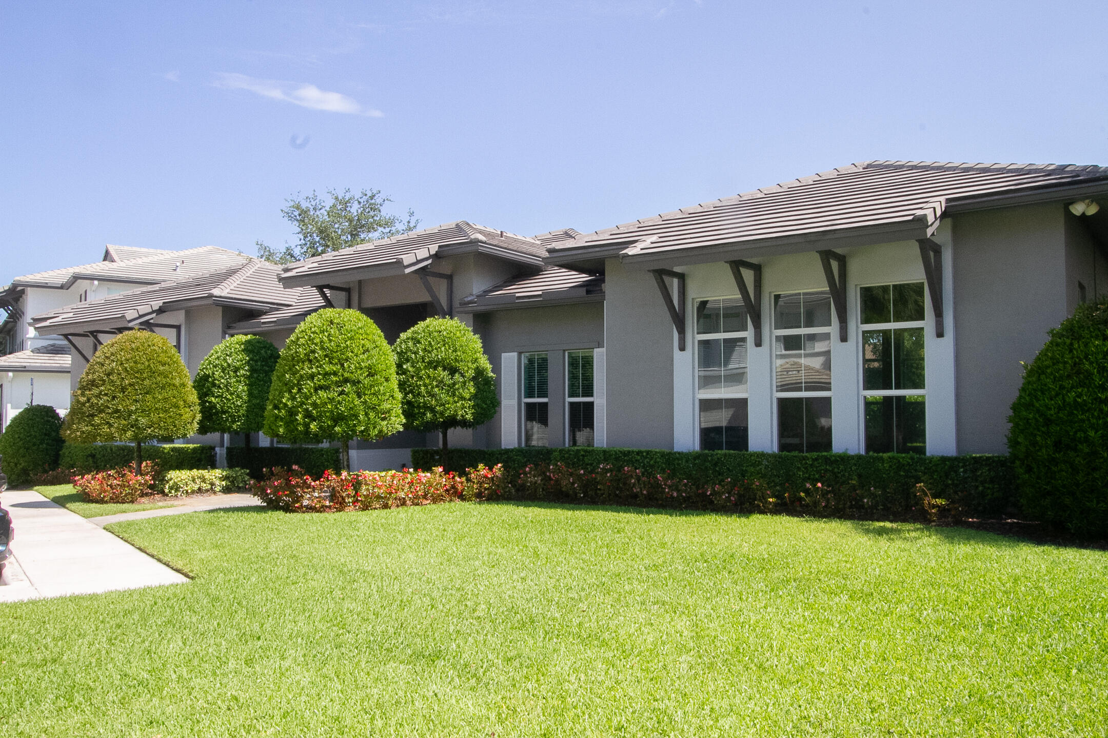 POINTE 100 CONDO - Residential Lease