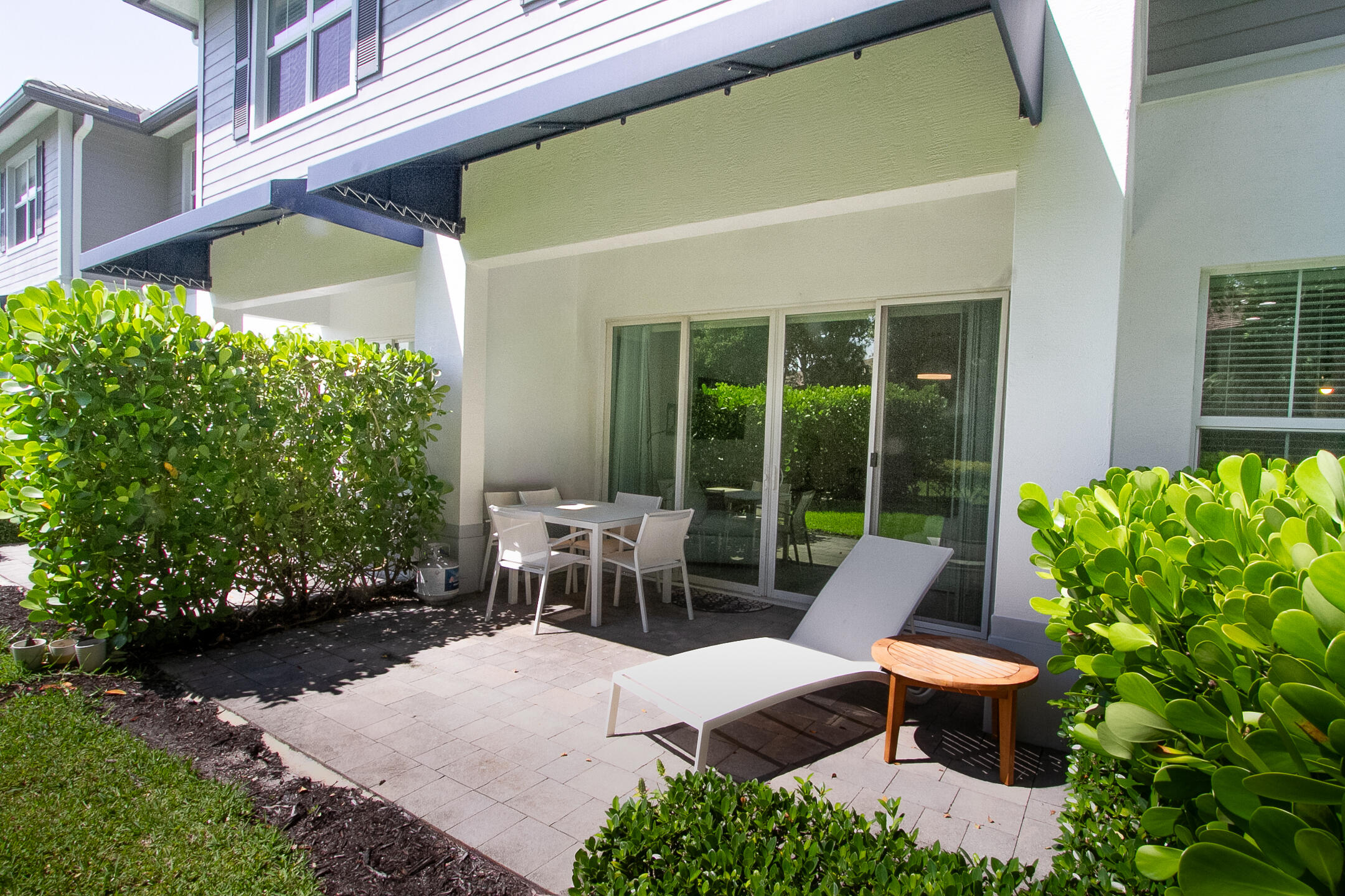 POINTE 100 CONDO - Residential Lease
