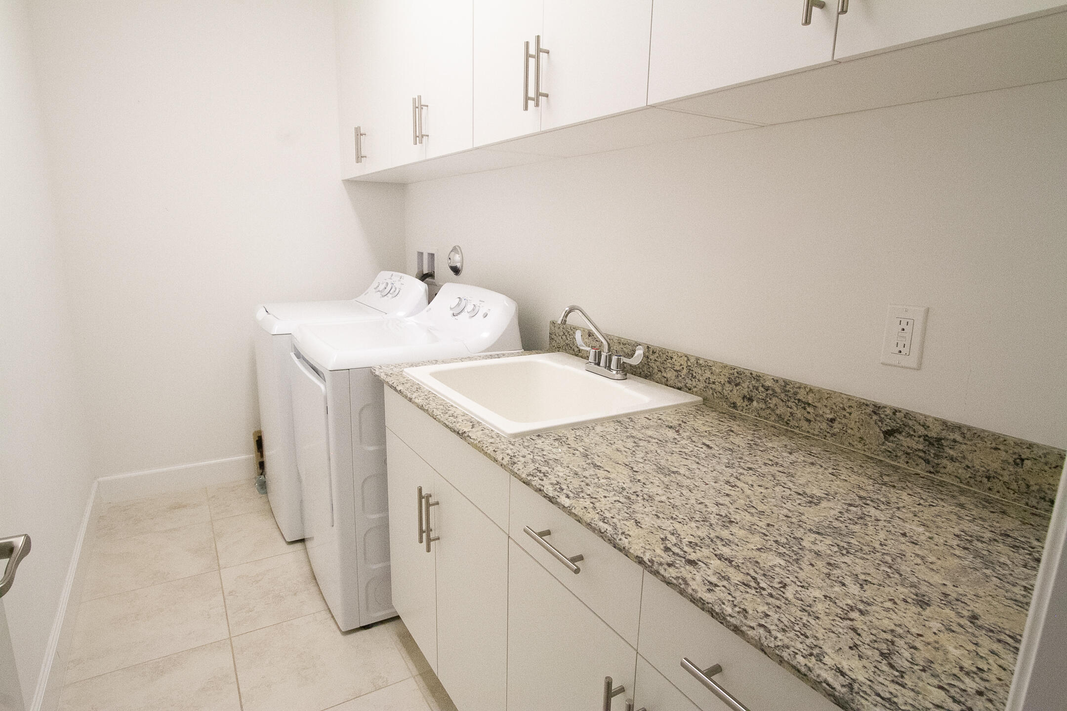 POINTE 100 CONDO - Residential Lease