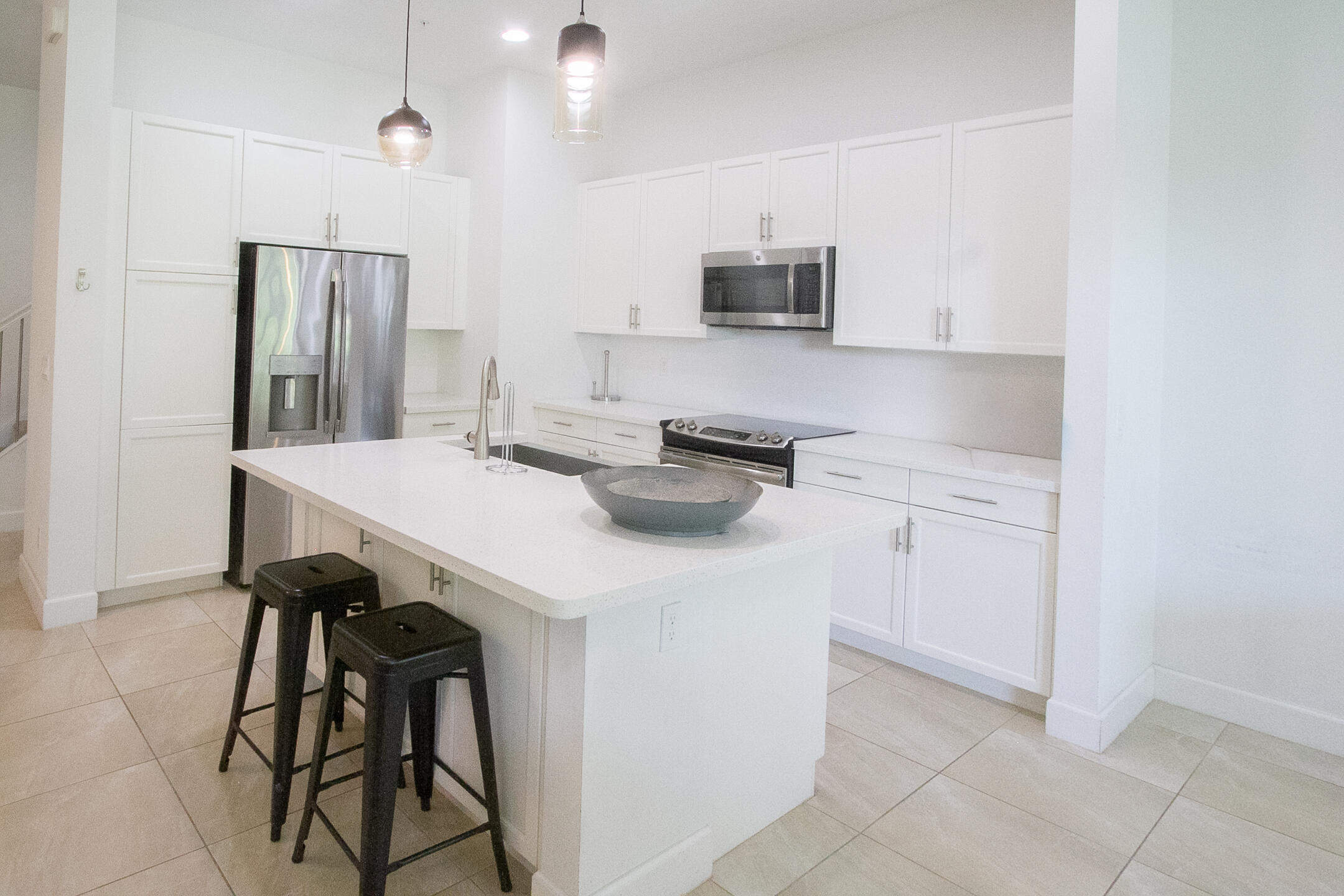 POINTE 100 CONDO - Residential Lease