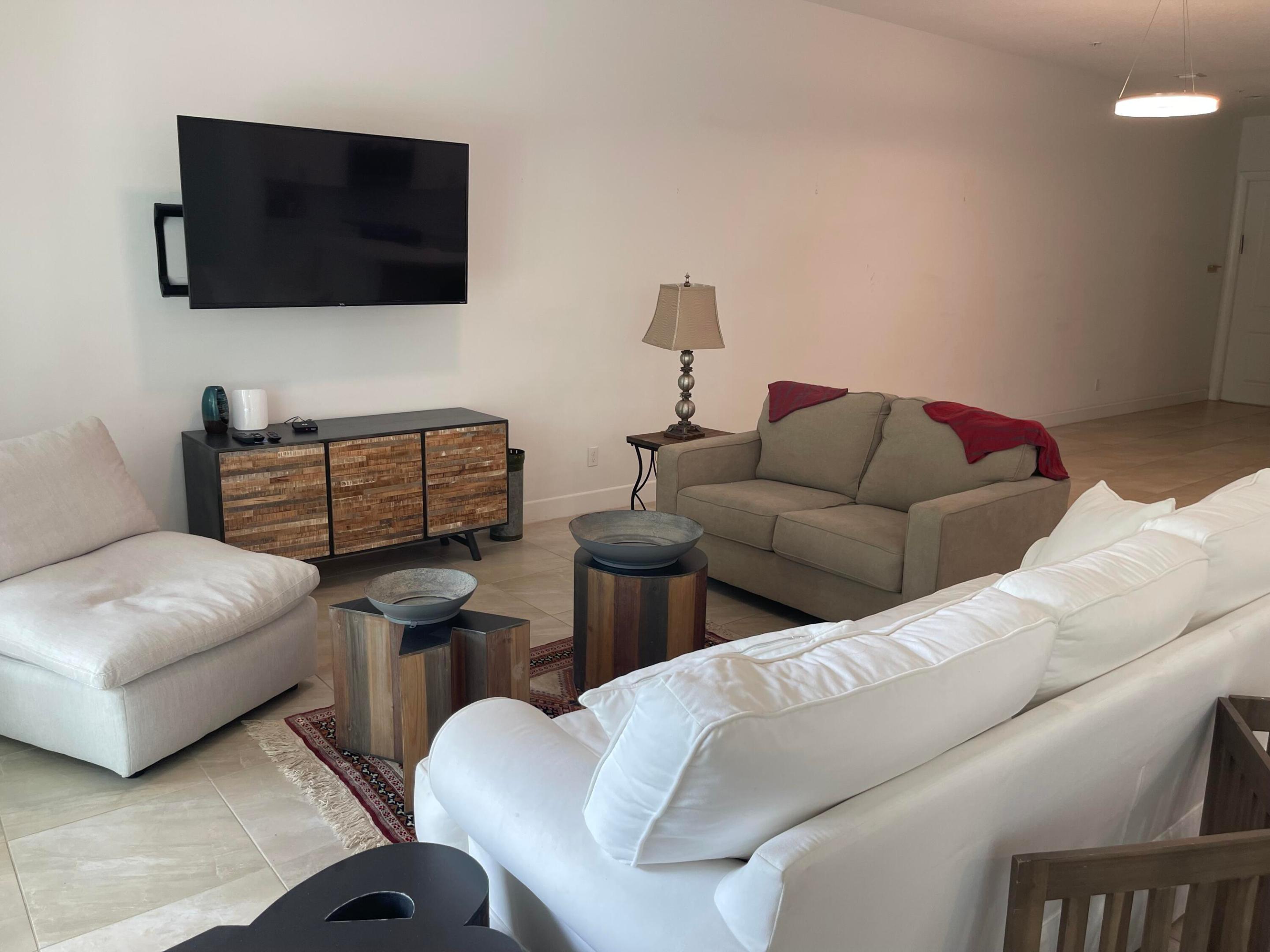 POINTE 100 CONDO - Residential Lease