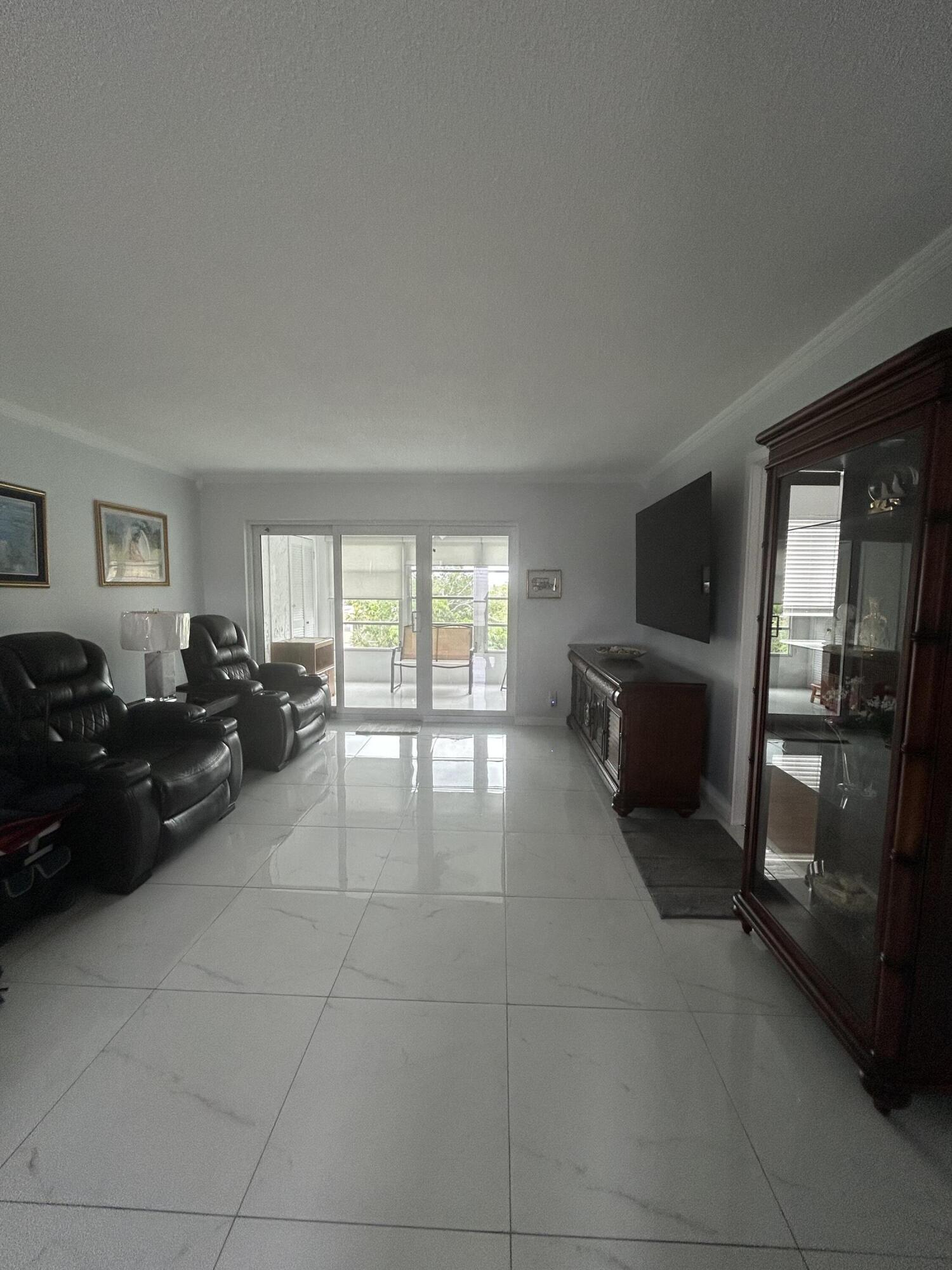 LAKESIDE VILLAGE CONDO 10 - Residential