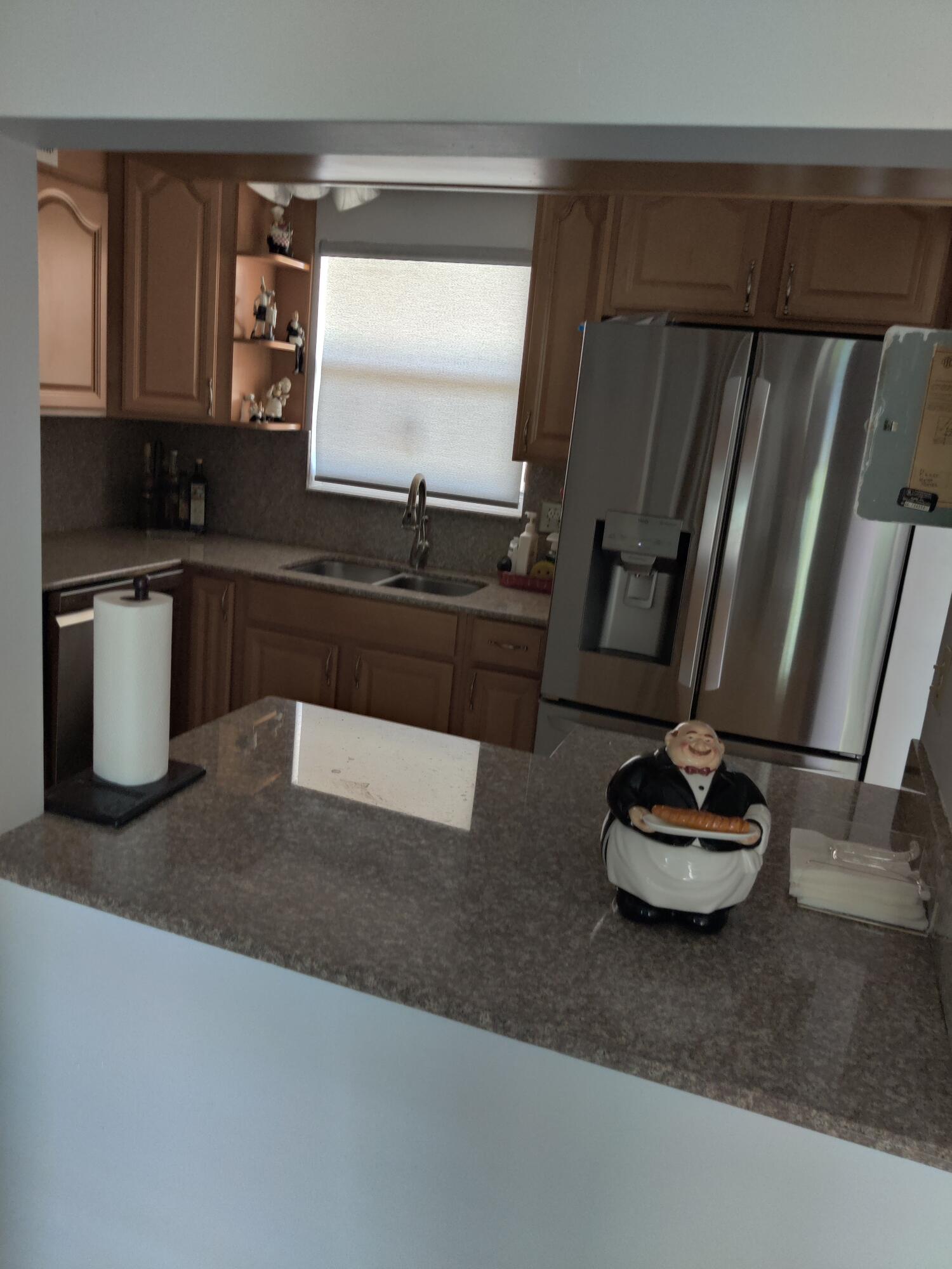 LAKESIDE VILLAGE CONDO 10 - Residential