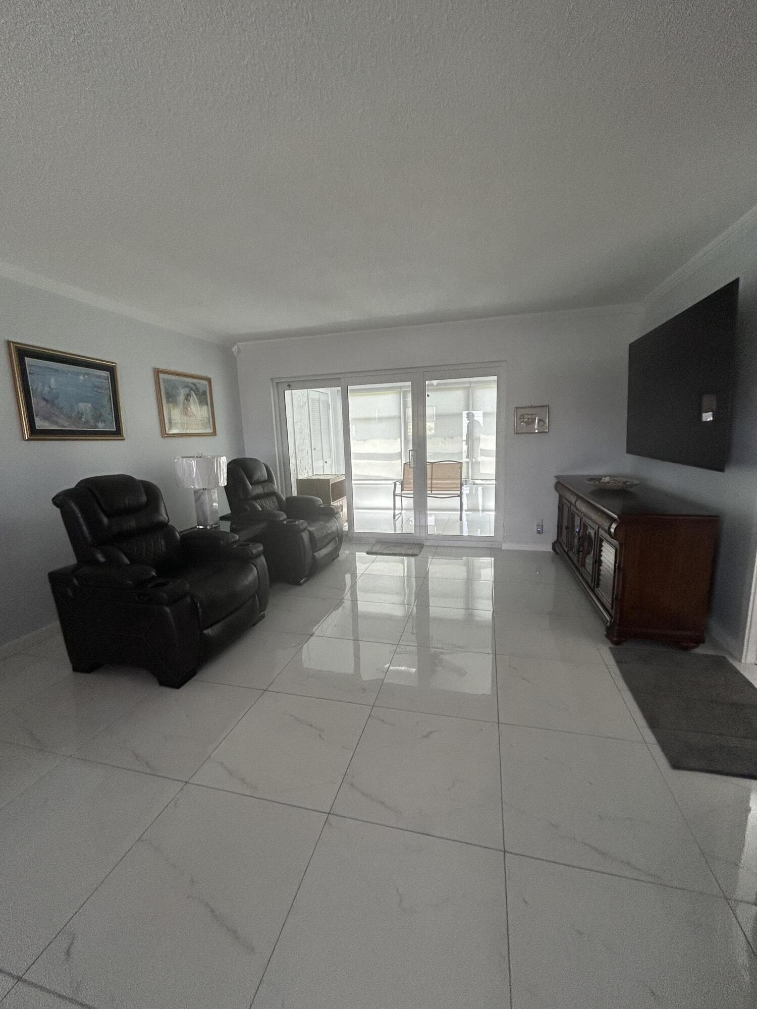 LAKESIDE VILLAGE CONDO 10 - Residential