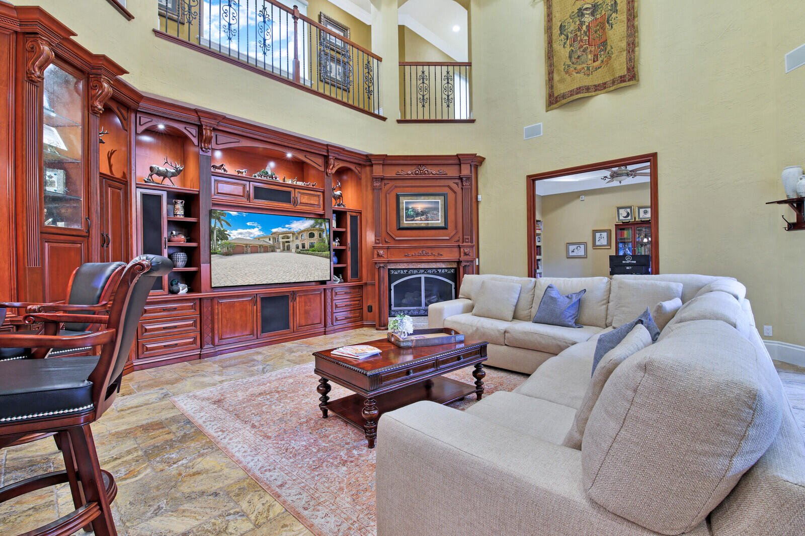 LEXINGTON OF SHERBROOKE - Residential