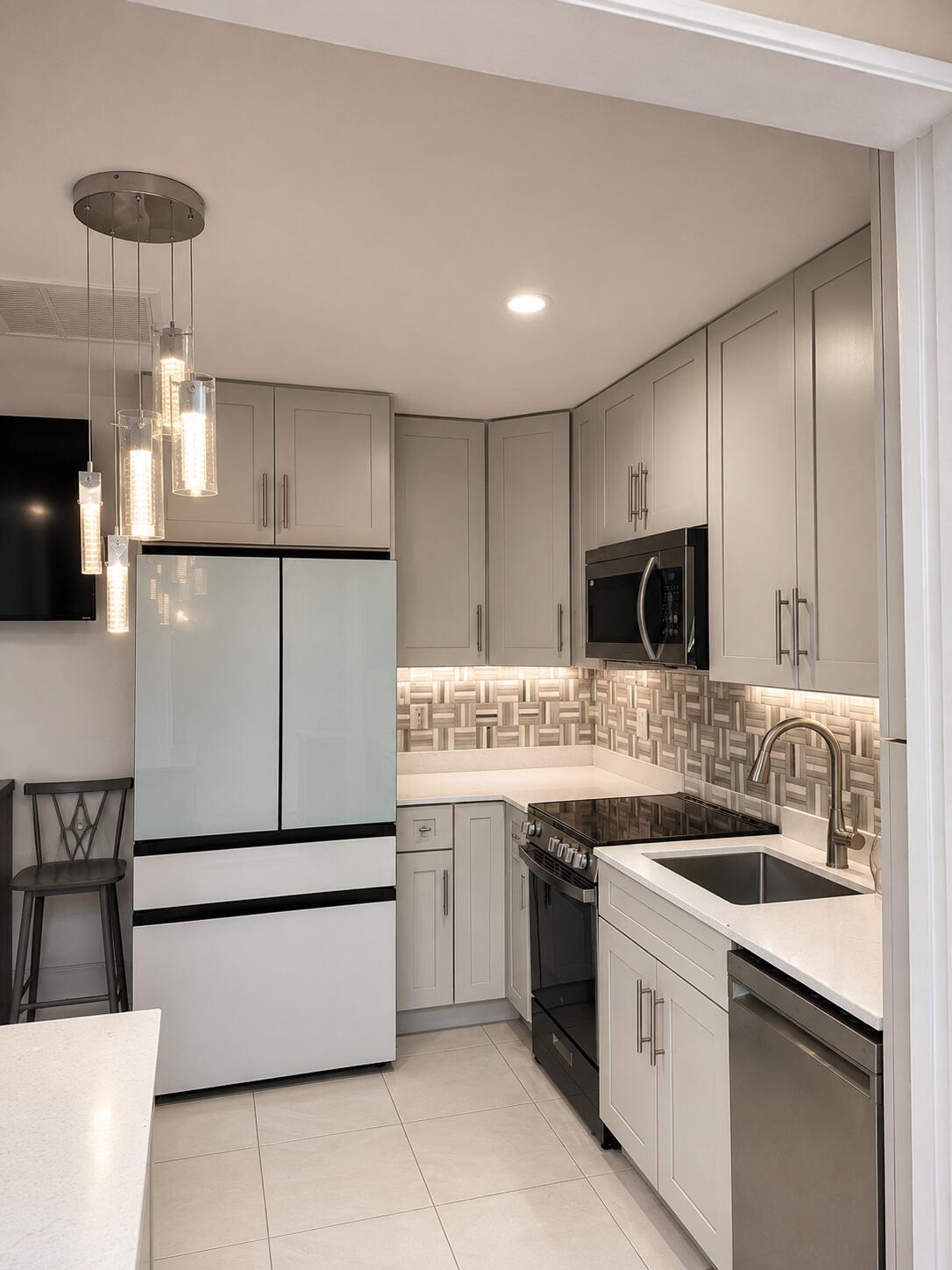 GARDENS THE - Residential Lease