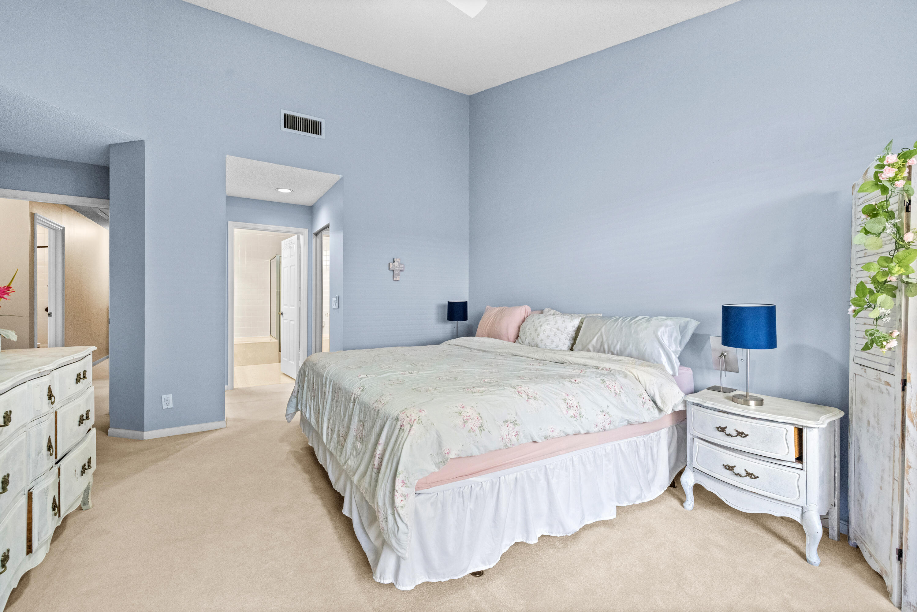 LEXINGTON CLUB VILLAS CONDO - Residential