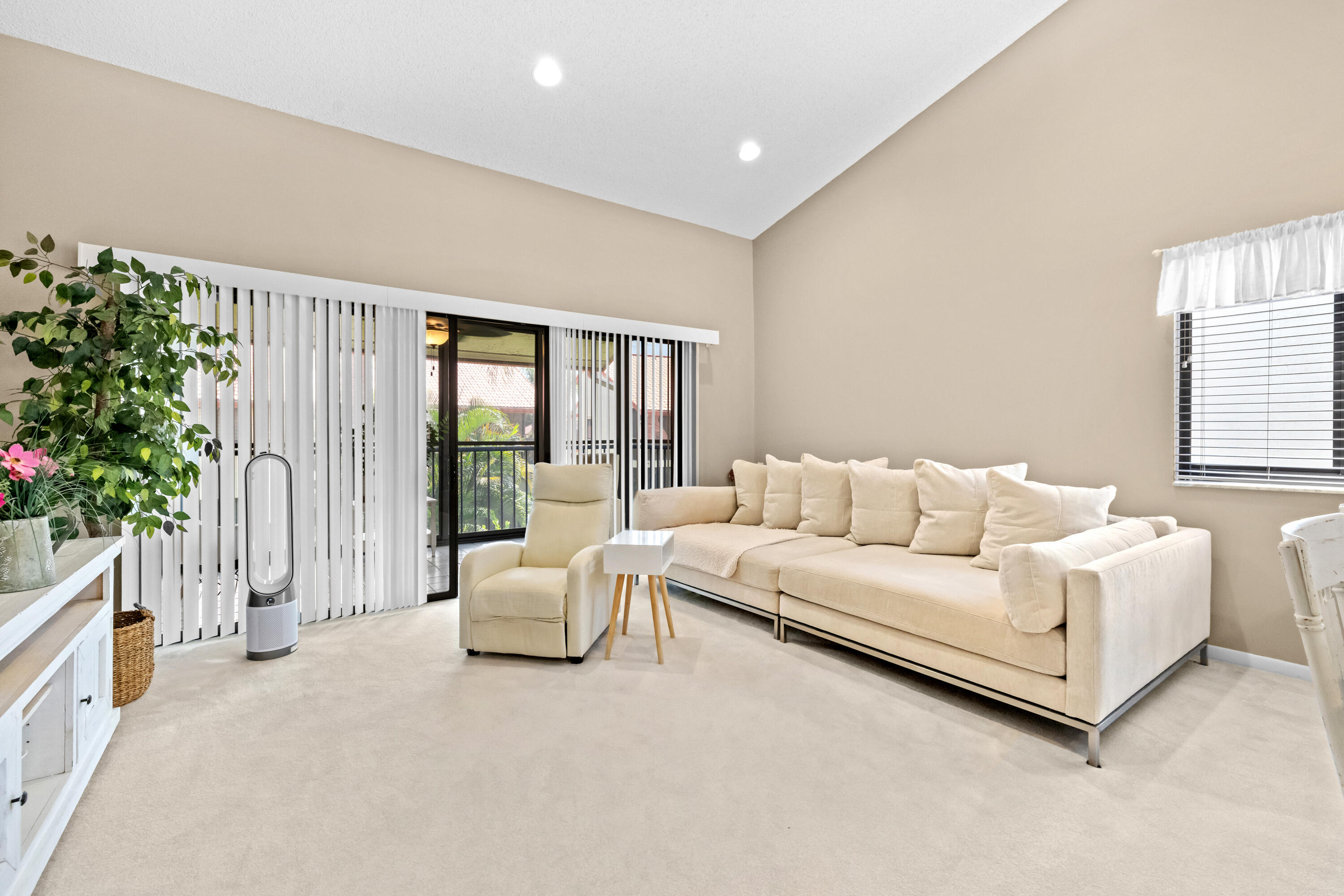 LEXINGTON CLUB VILLAS CONDO - Residential