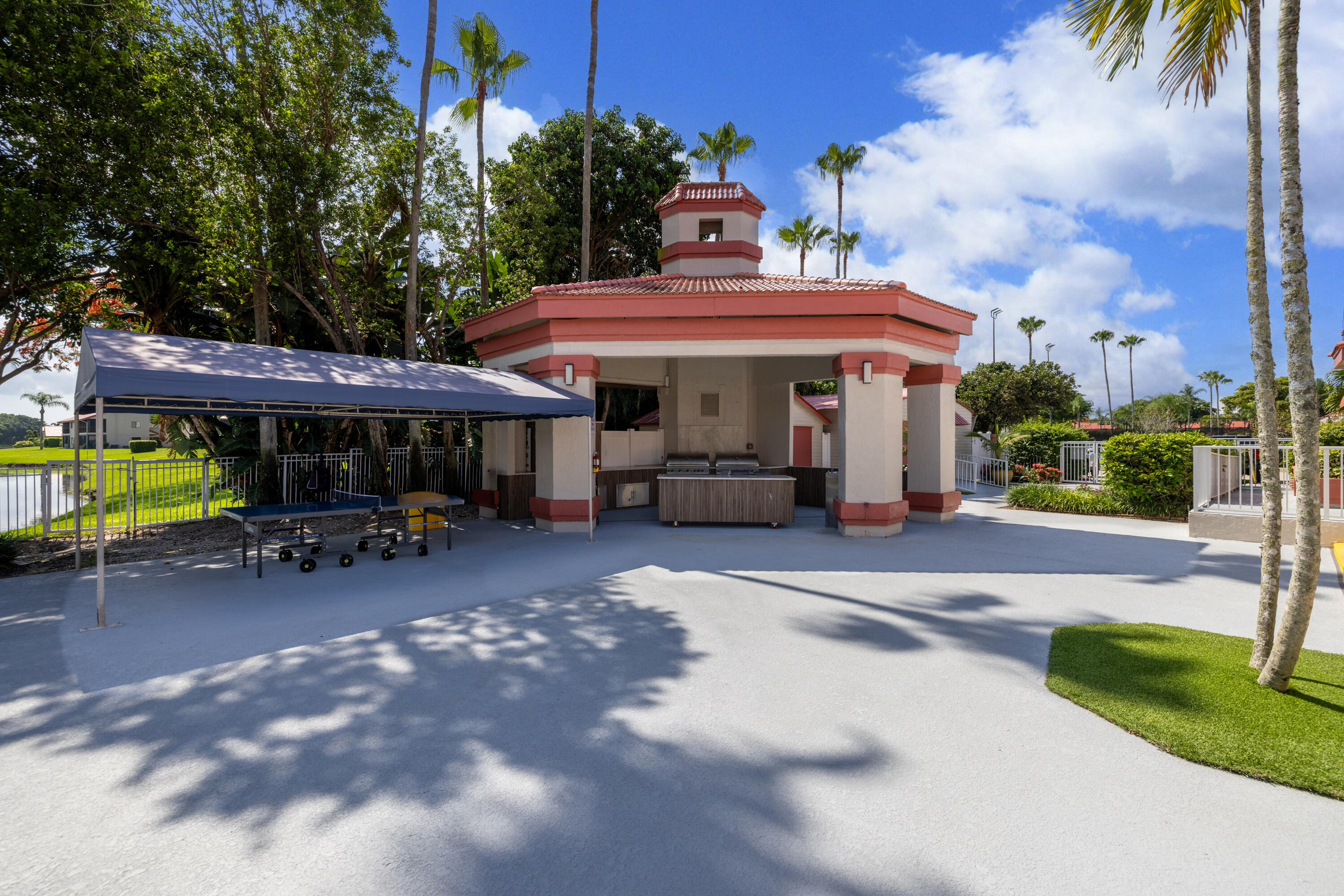 LEXINGTON CLUB VILLAS CONDO - Residential