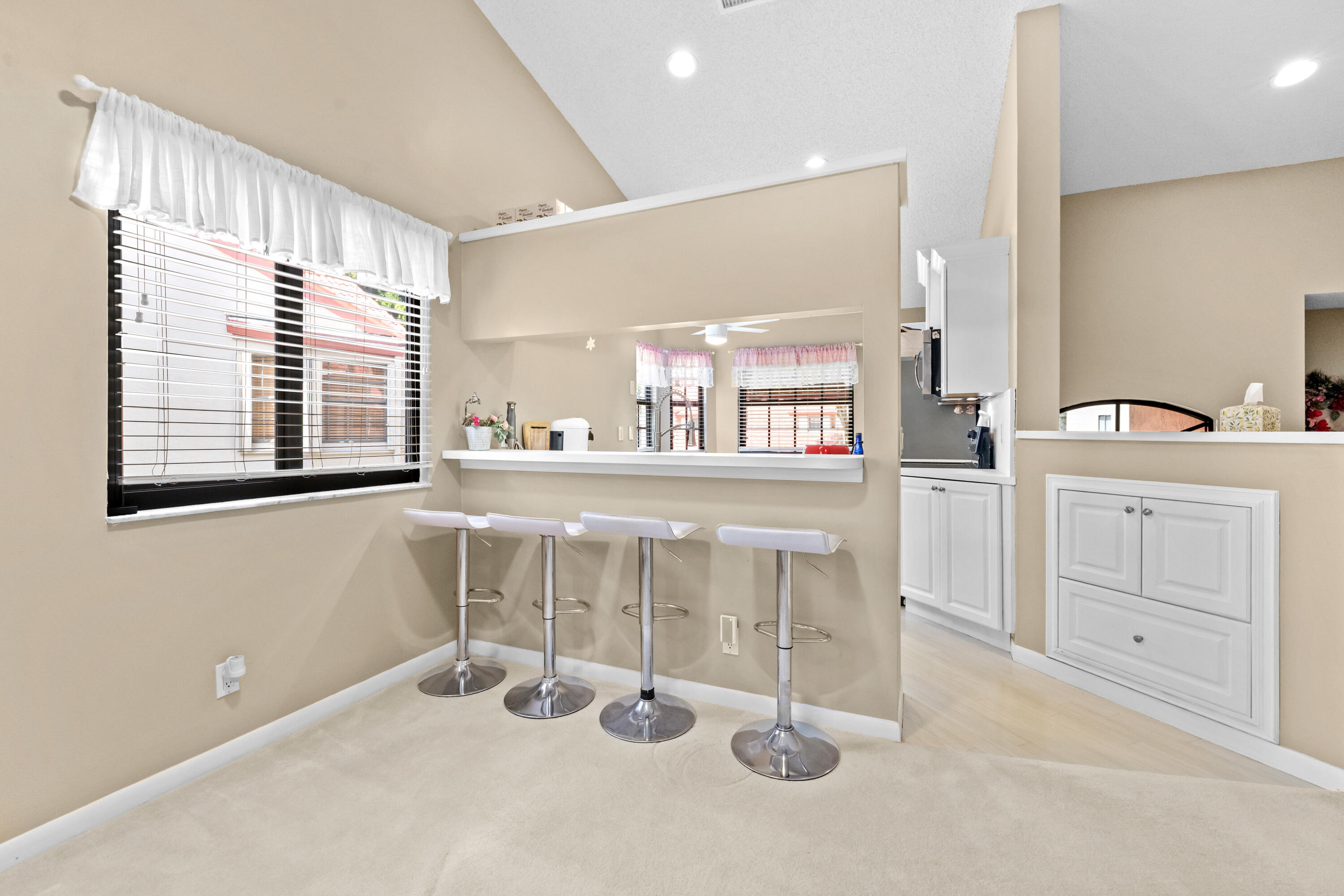 LEXINGTON CLUB VILLAS CONDO - Residential