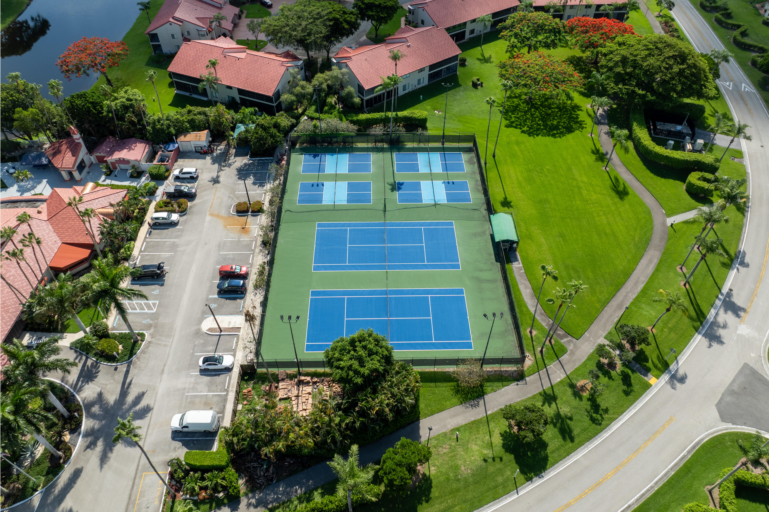 LEXINGTON CLUB VILLAS CONDO - Residential