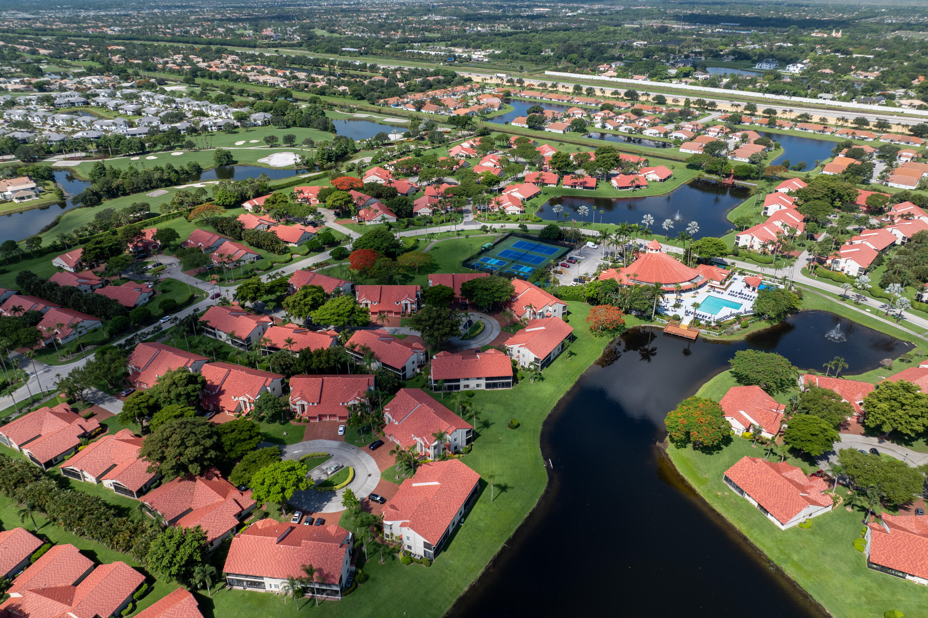 LEXINGTON CLUB VILLAS CONDO - Residential