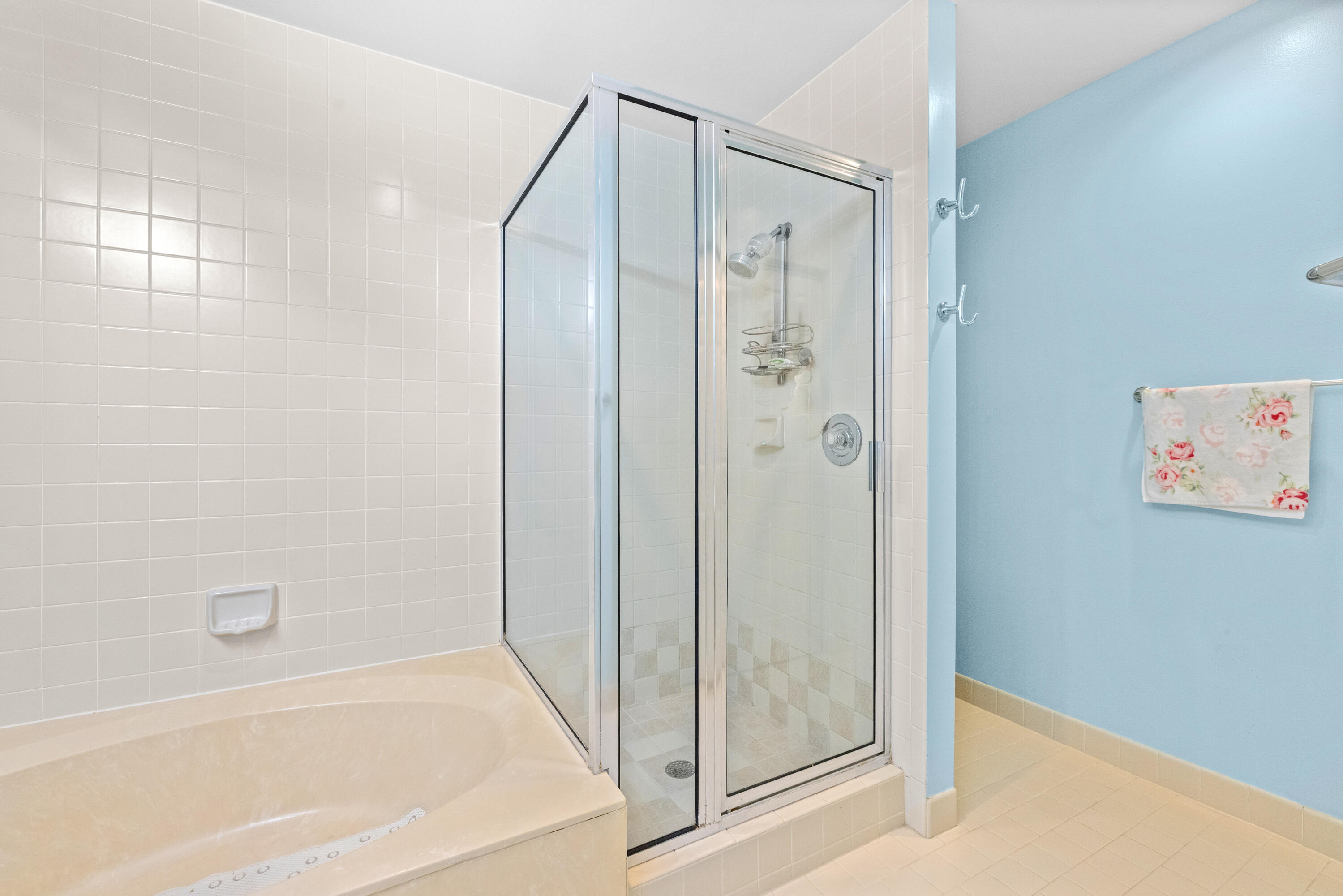 LEXINGTON CLUB VILLAS CONDO - Residential