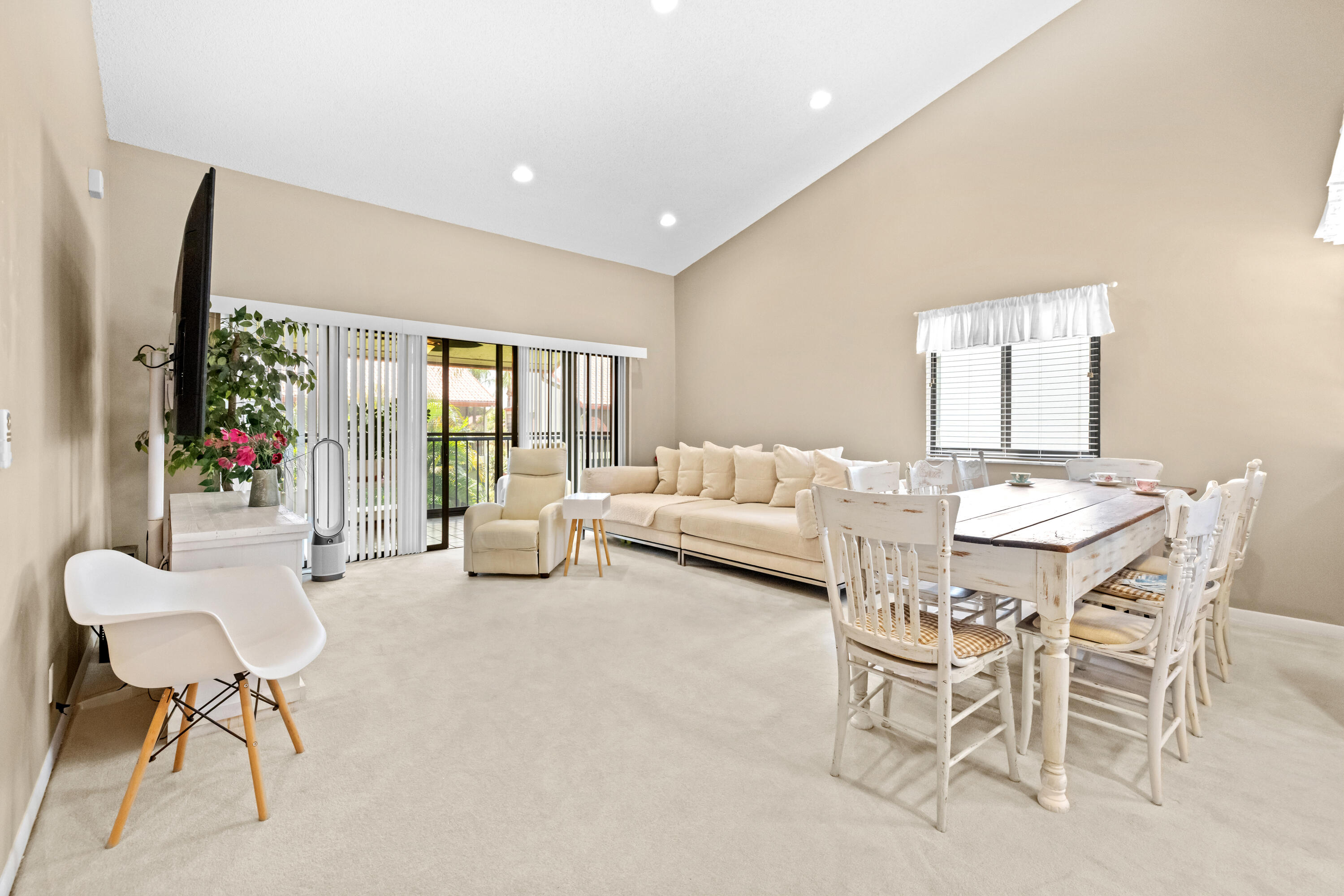 LEXINGTON CLUB VILLAS CONDO - Residential