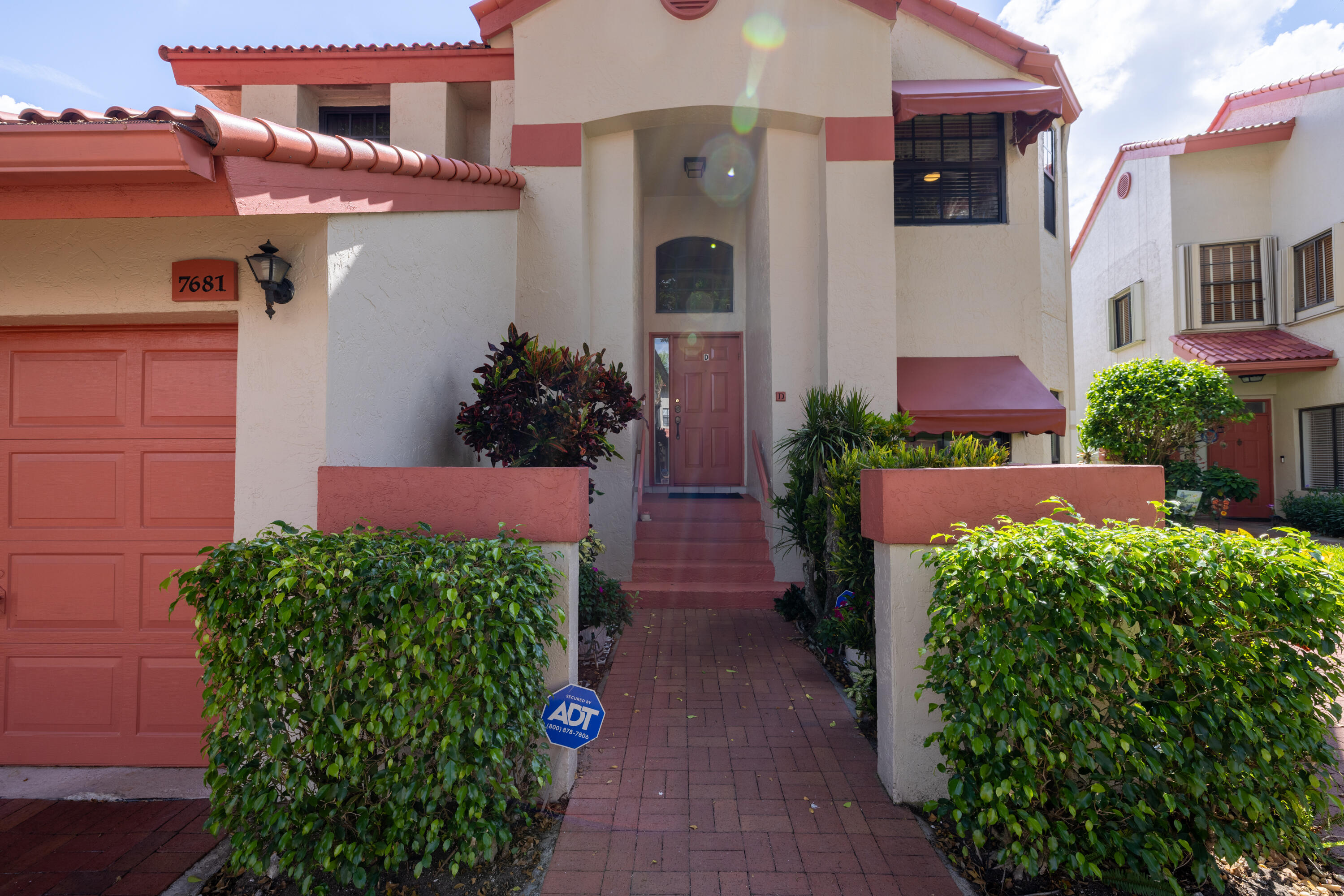 LEXINGTON CLUB VILLAS CONDO - Residential